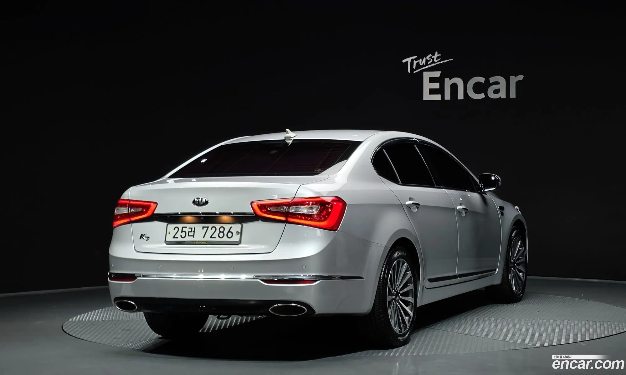 Kia K7 2015 — 26