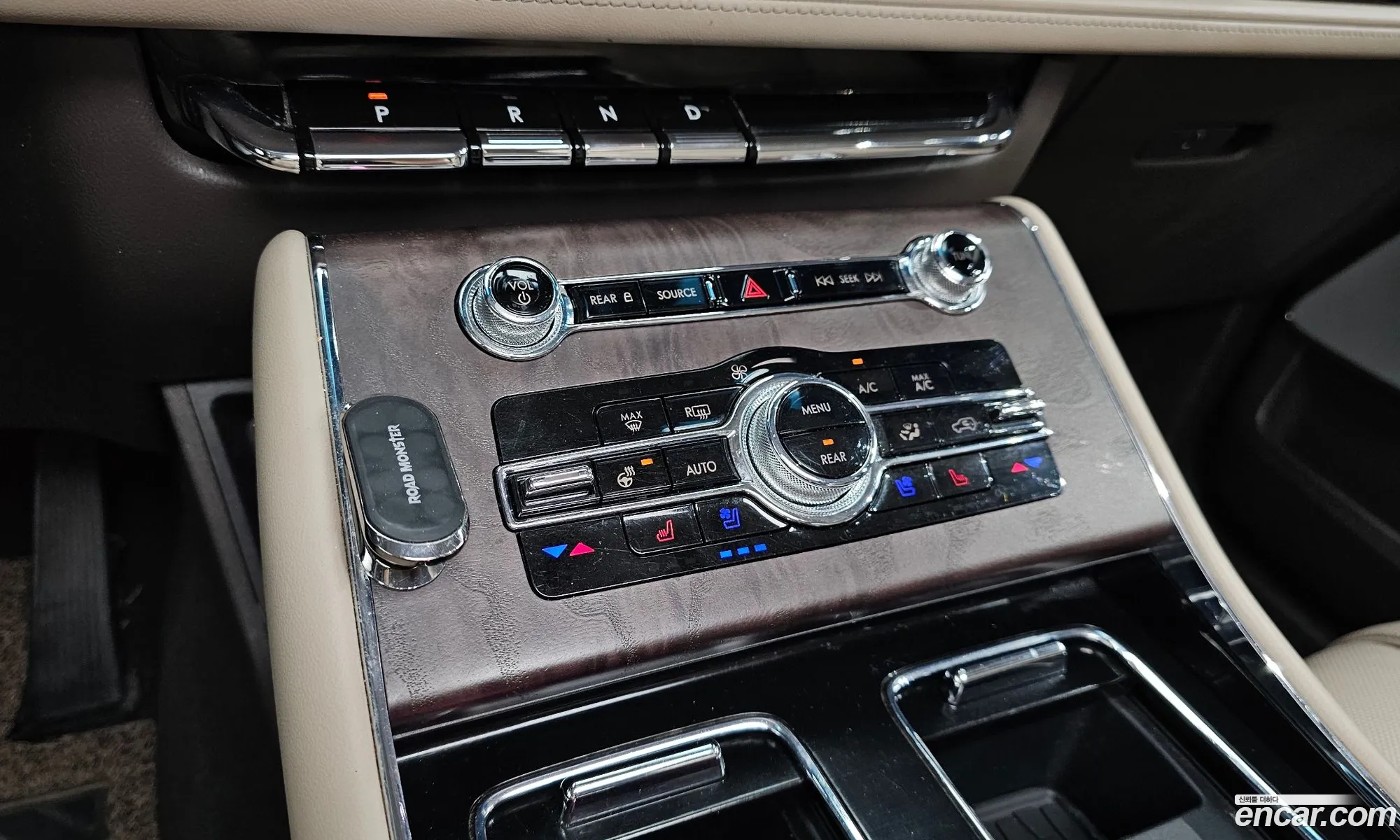 Lincoln Aviator 2021 5LM5J7XC7MGL08705 — 5