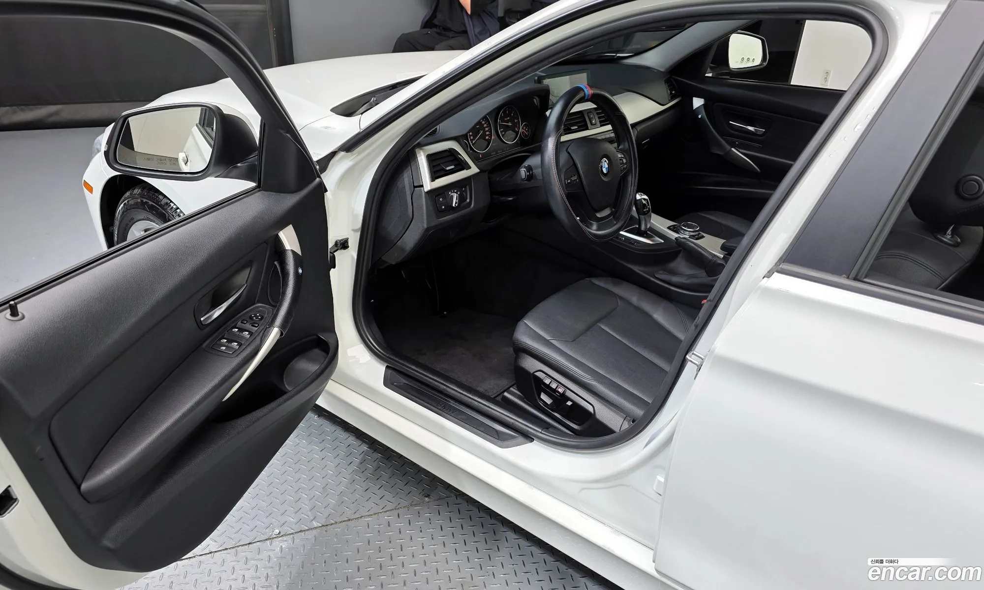 BMW 3 Series 2015 WBA3E1108FF948197 — 14