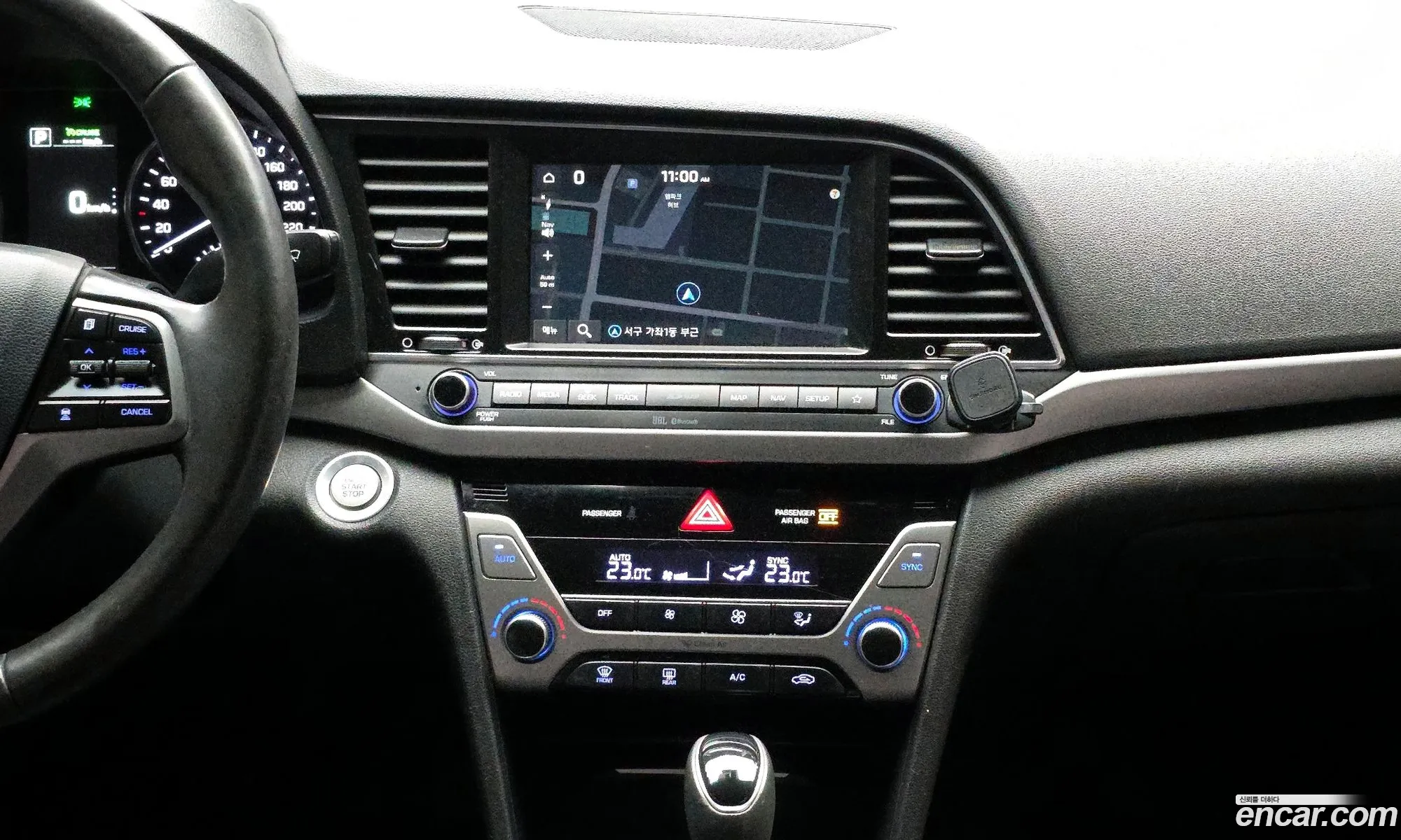 Hyundai Elantra AD 2018 — 12