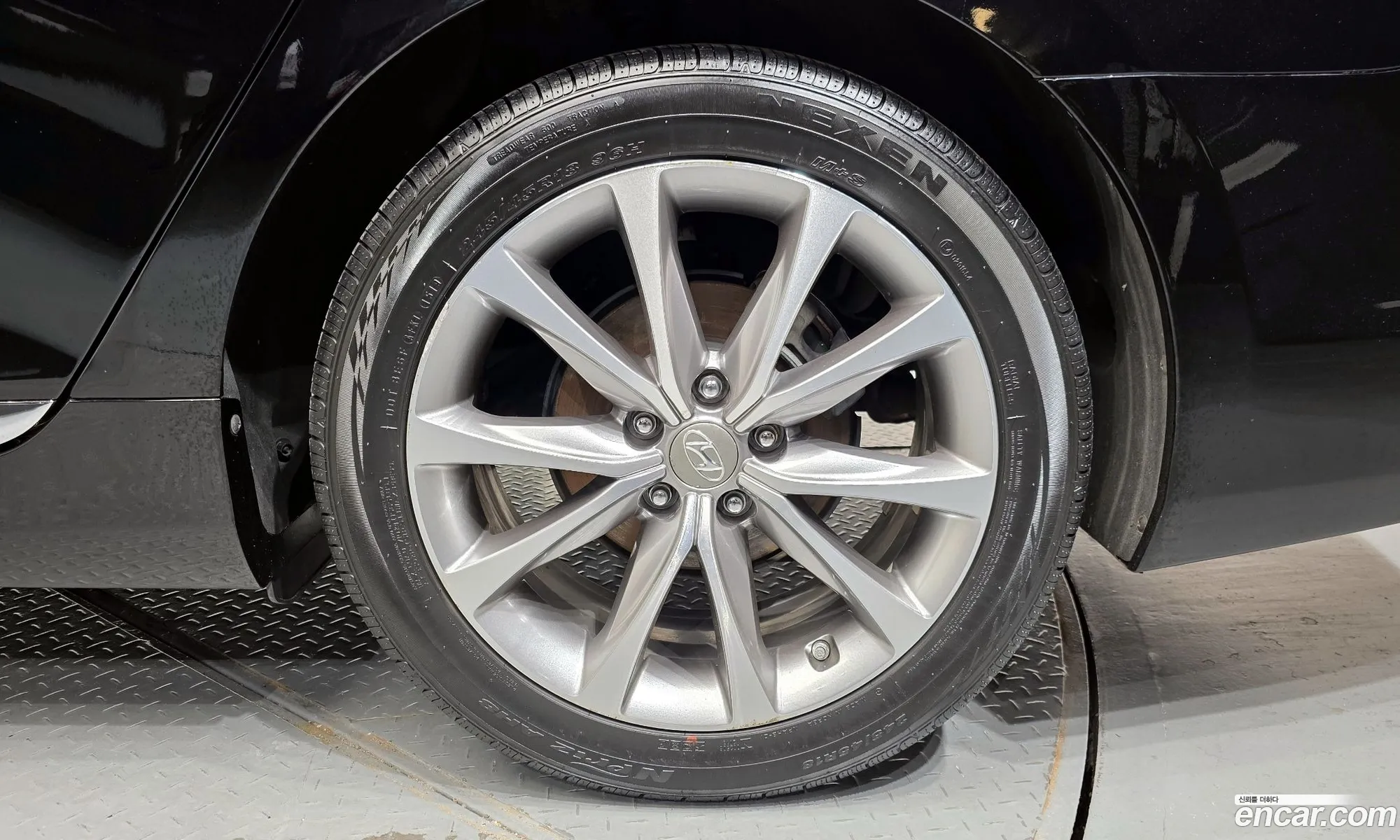Hyundai Grandeur HG 2015 — 25