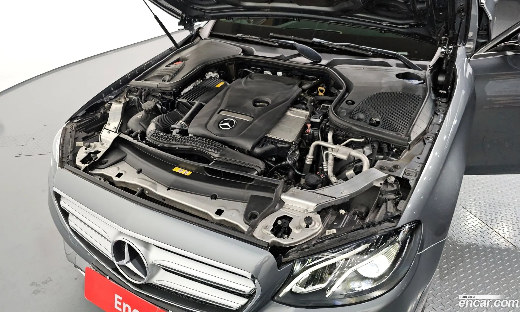 Mercedes-Benz E-Class W213 2018 WDDZF4CB3JA389552 — 29