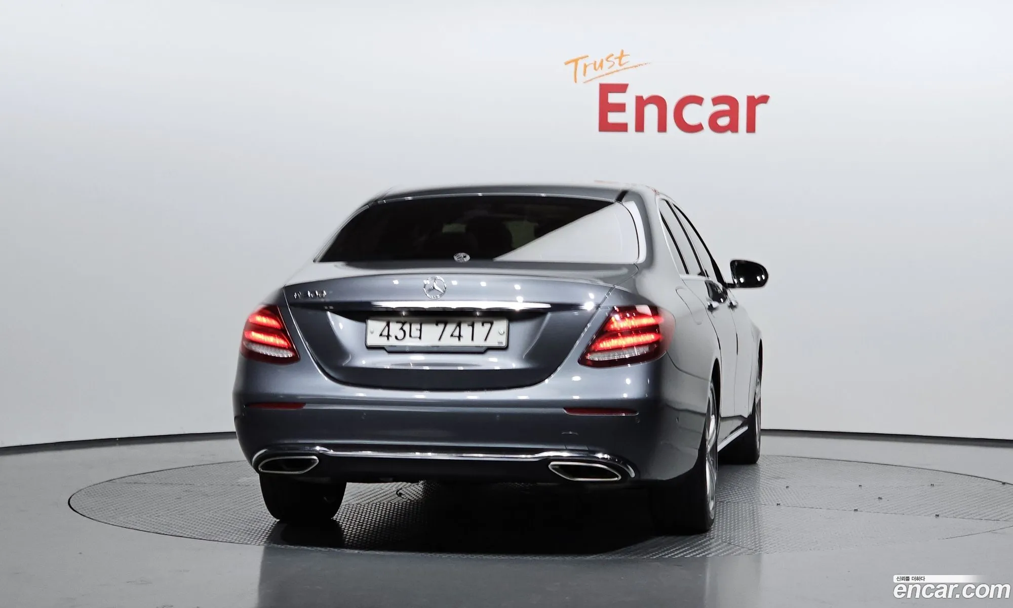 Mercedes-Benz E-Class W213 2018 WDDZF4CB3JA389552 — 14