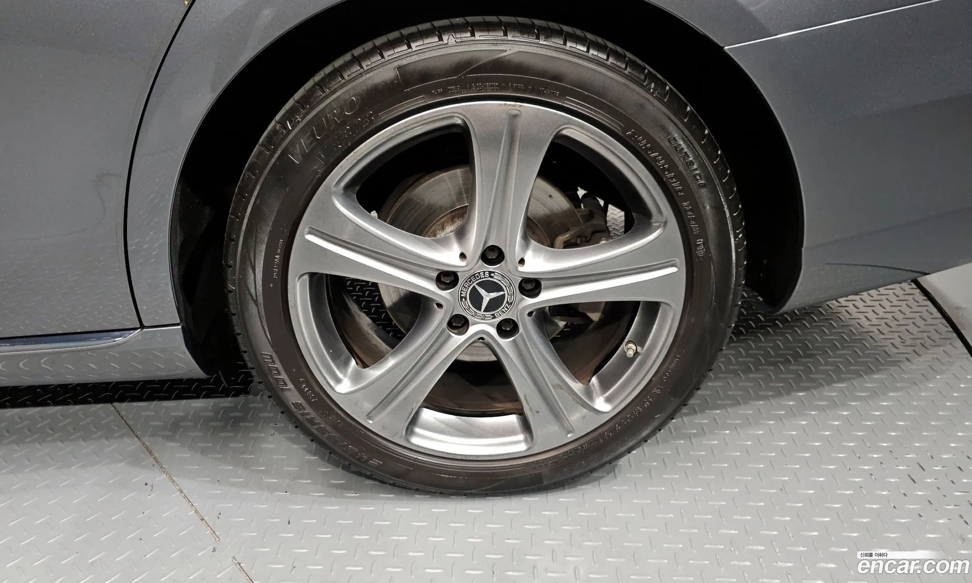 Mercedes-Benz E-Class W213 2018 WDDZF4CB3JA389552 — 15