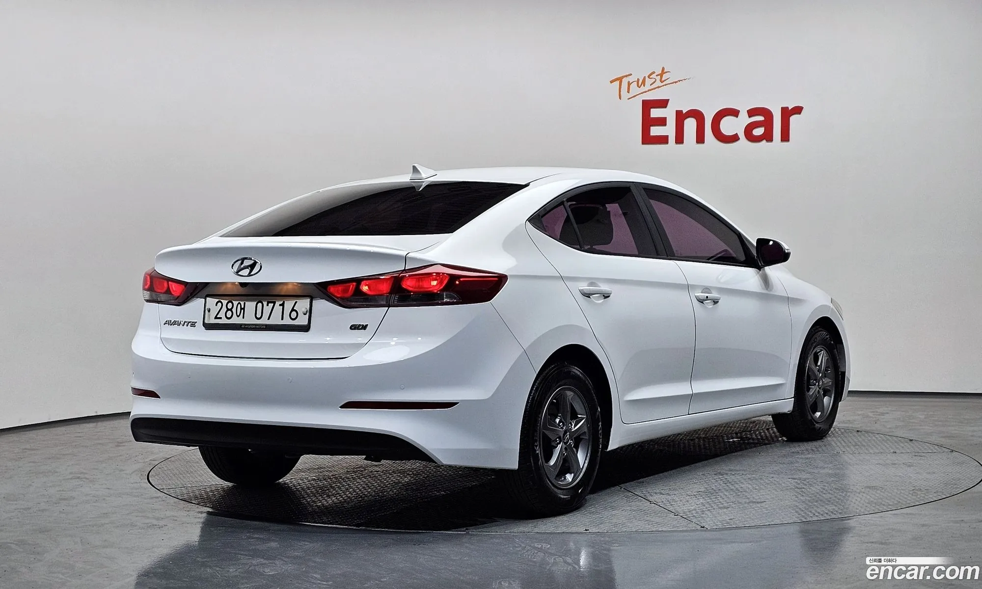 Hyundai Elantra AD 2016 — 10