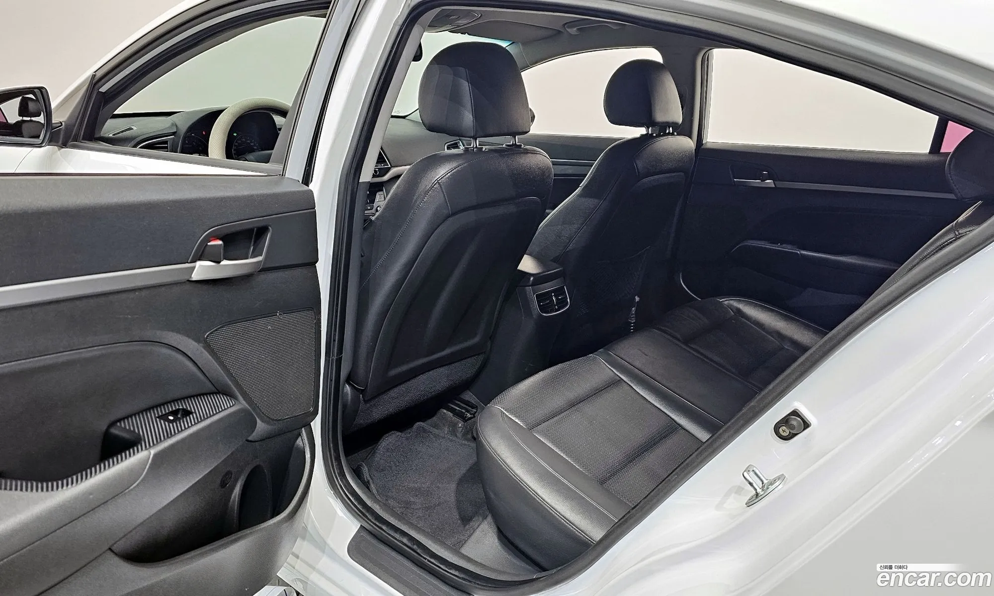 Hyundai Elantra AD 2016 — 20