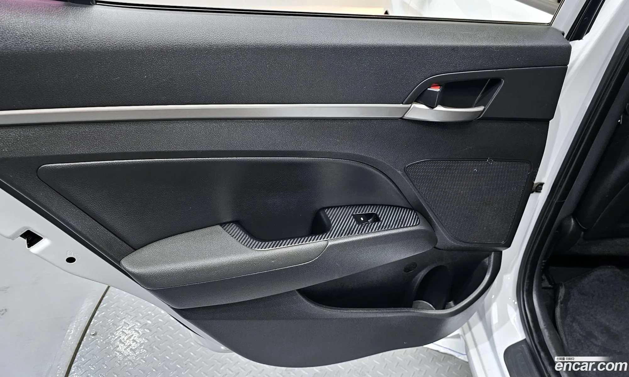 Hyundai Elantra AD 2016 — 12