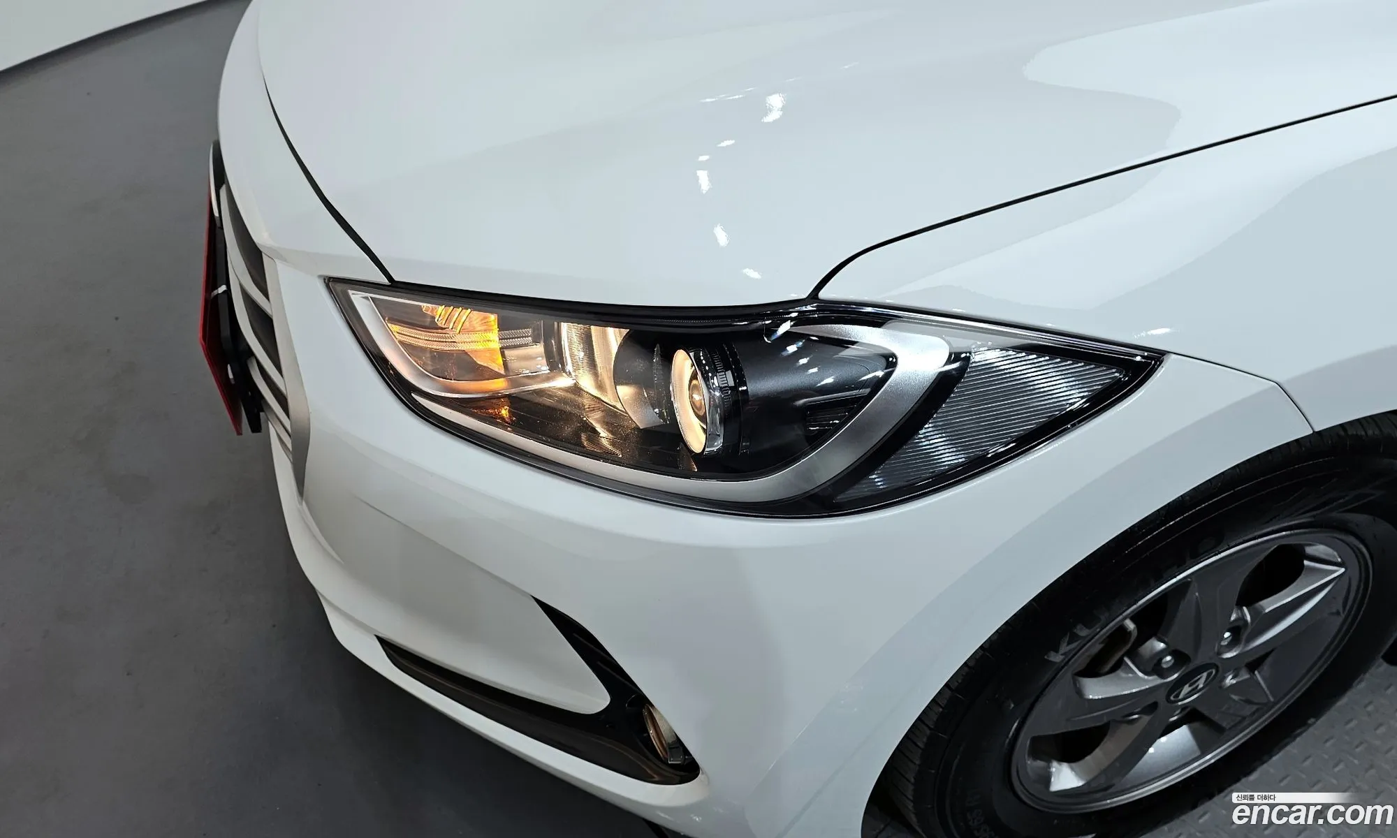 Hyundai Elantra AD 2016 — 14