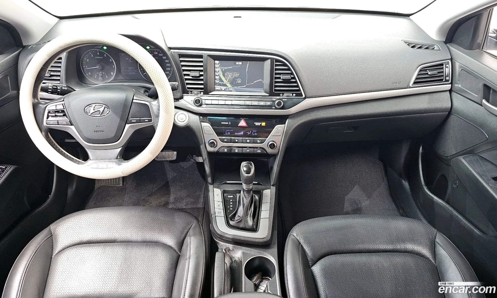 Hyundai Elantra AD 2016 — 21