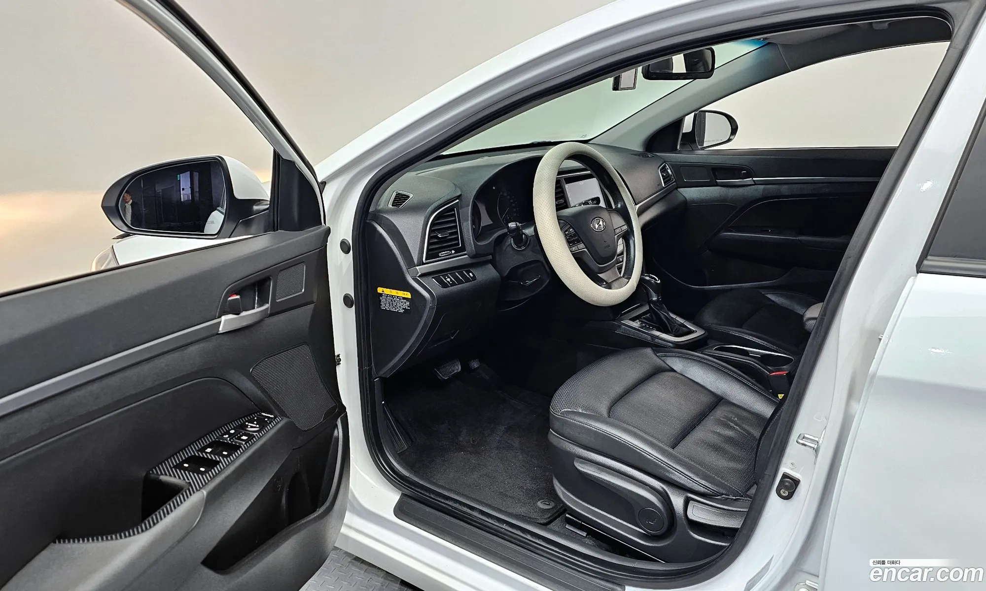 Hyundai Elantra AD 2016 — 2