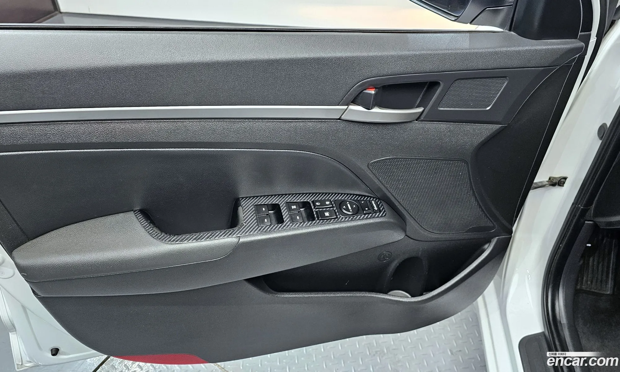 Hyundai Elantra AD 2016 — 13