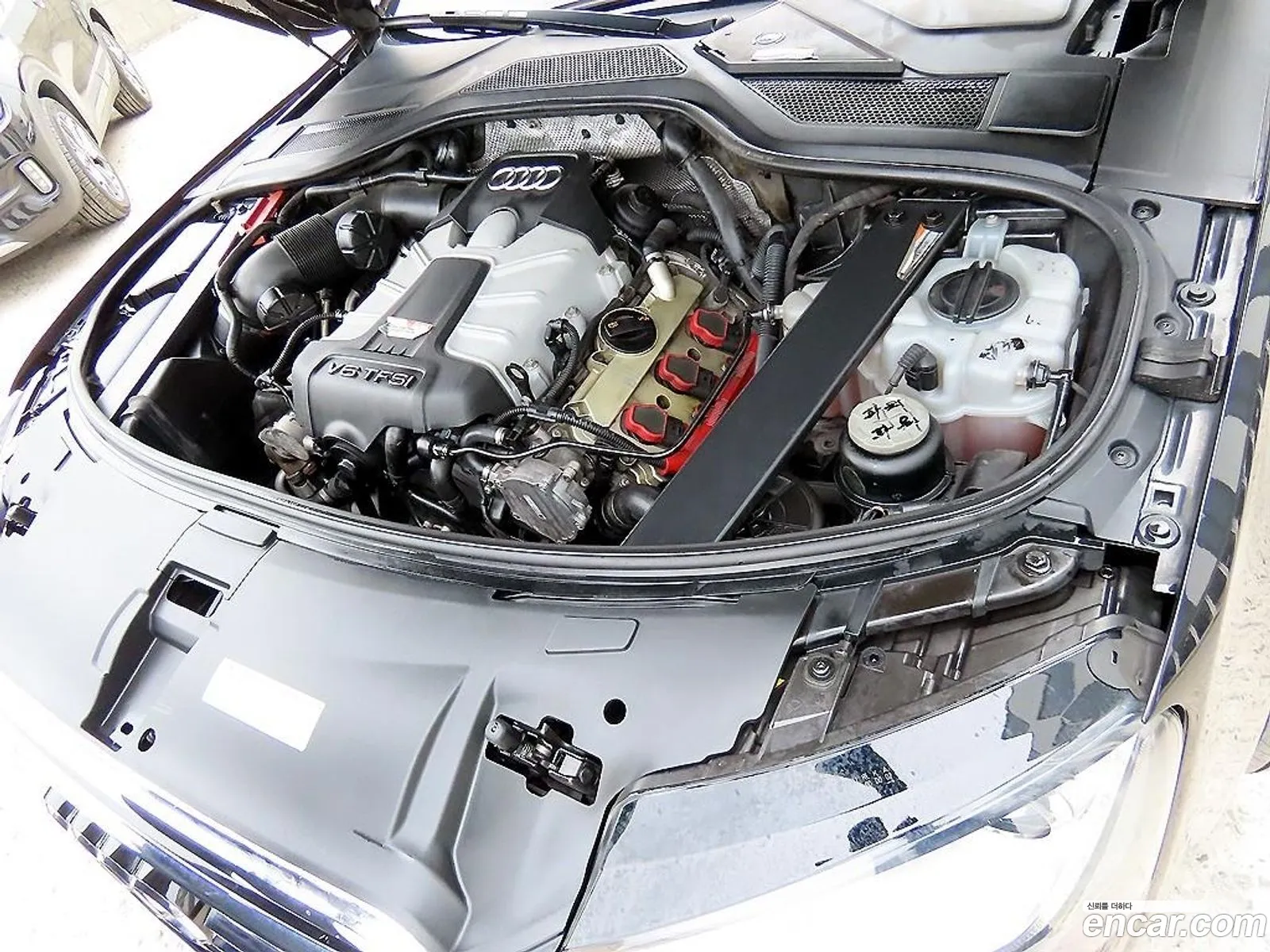 Audi A8 2011 — 18