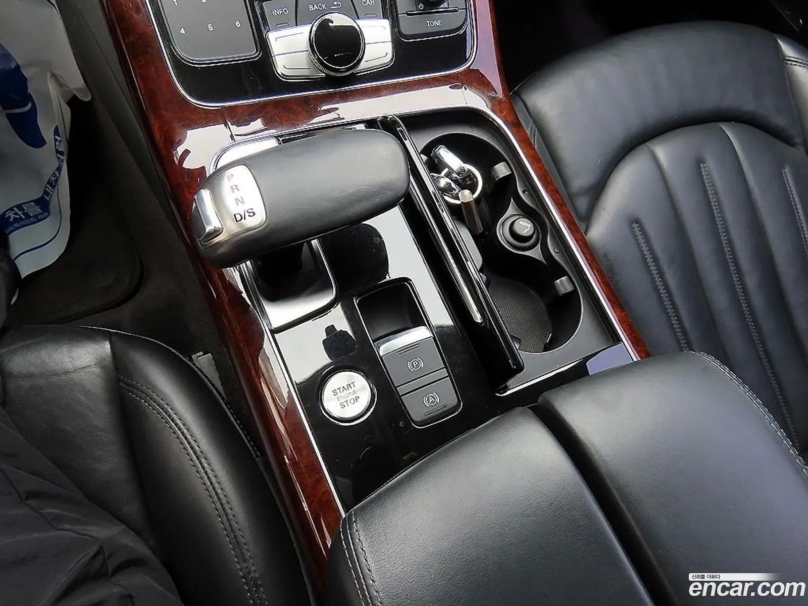 Audi A8 2011 — 19