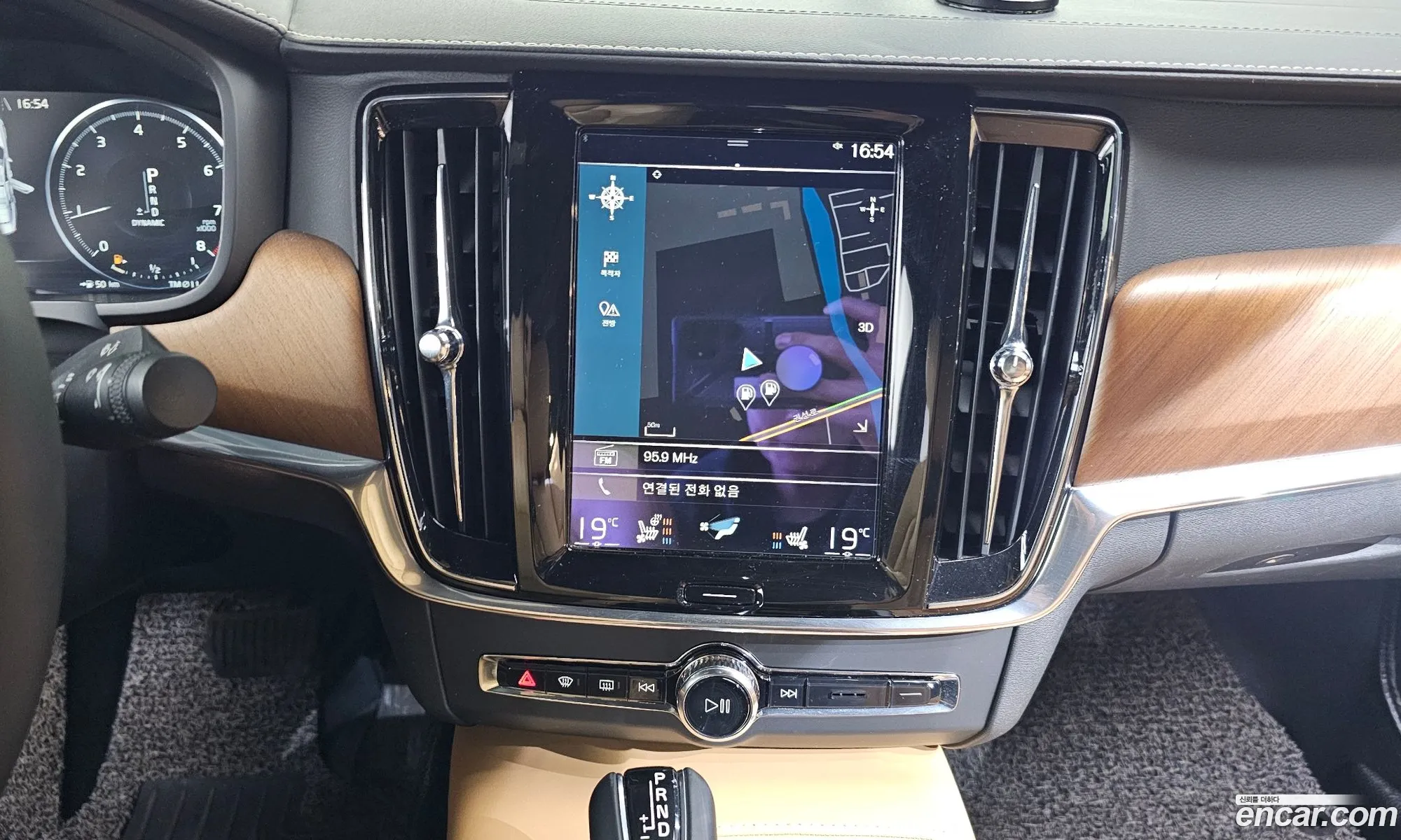 Volvo S90 2019 — 14