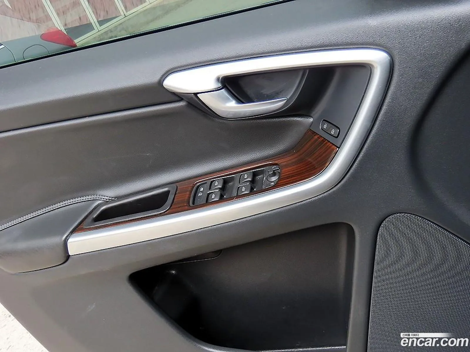 Volvo XC60 2015 — 12
