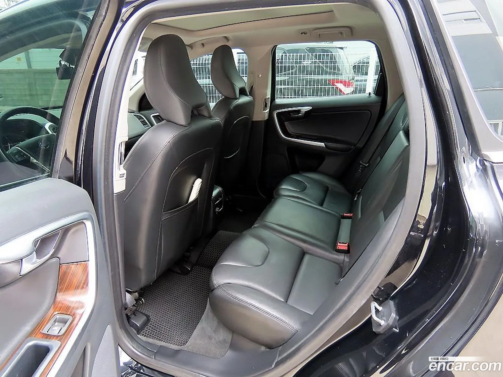 Volvo XC60 2015 — 9