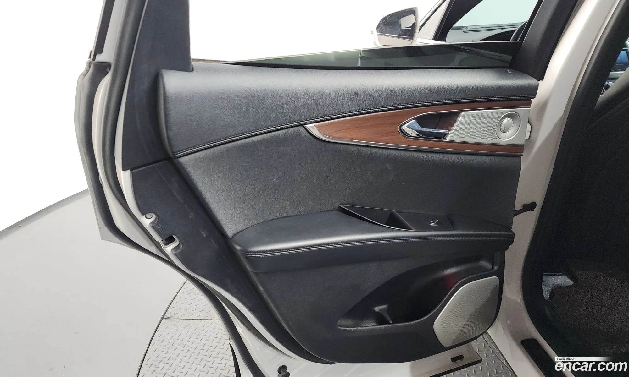 Lincoln Nautilus 2019 2LMPJ8LP8KBL37147 — 10