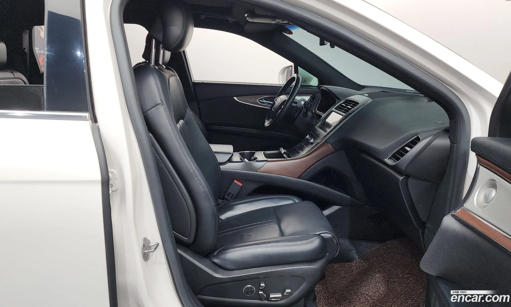 Lincoln Nautilus 2019 2LMPJ8LP8KBL37147 — 3