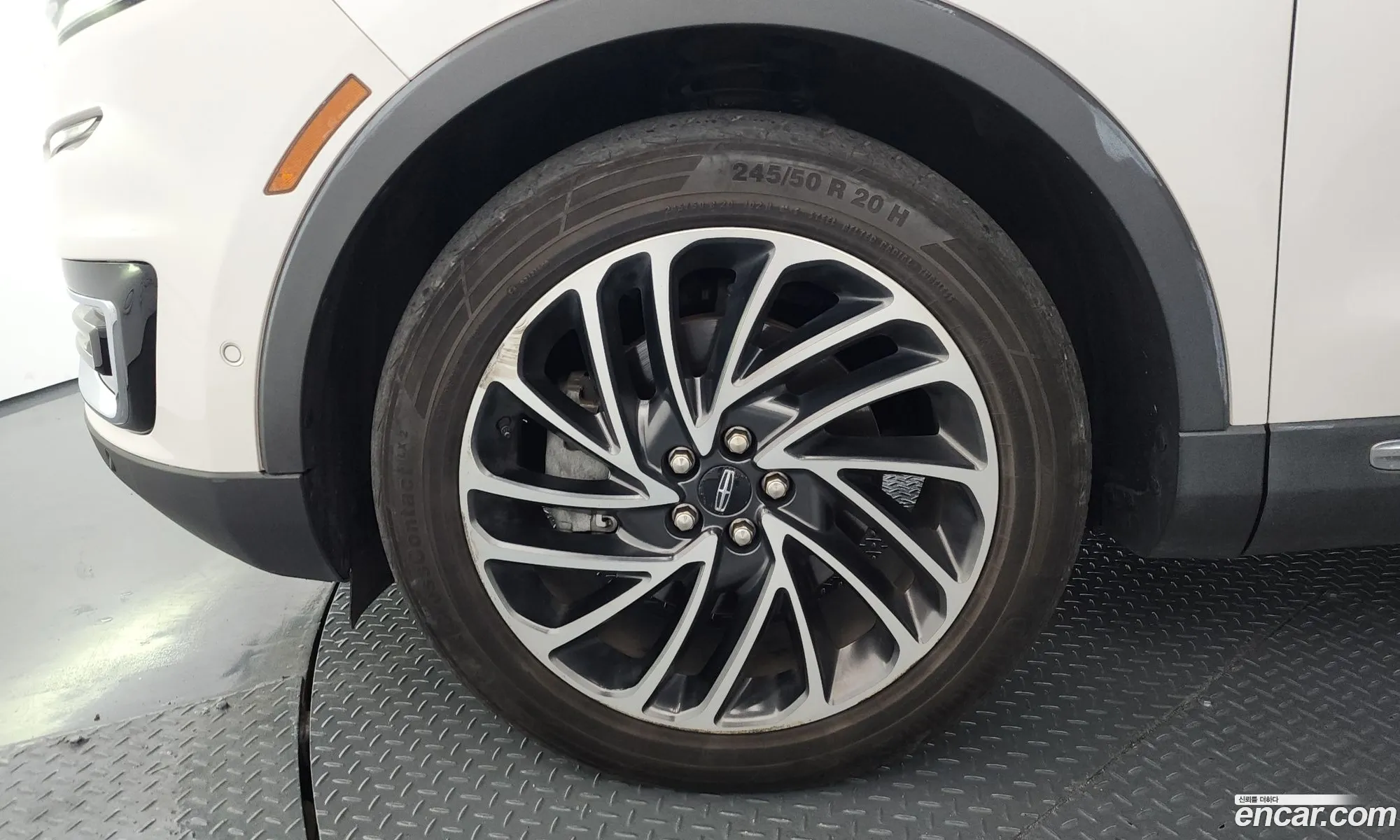 Lincoln Nautilus 2019 2LMPJ8LP8KBL37147 — 31