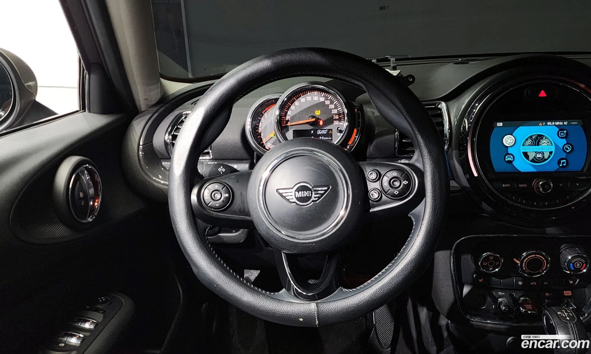 Mini Cooper Clubman 2018 WMWLN5105K2H74746 — 22