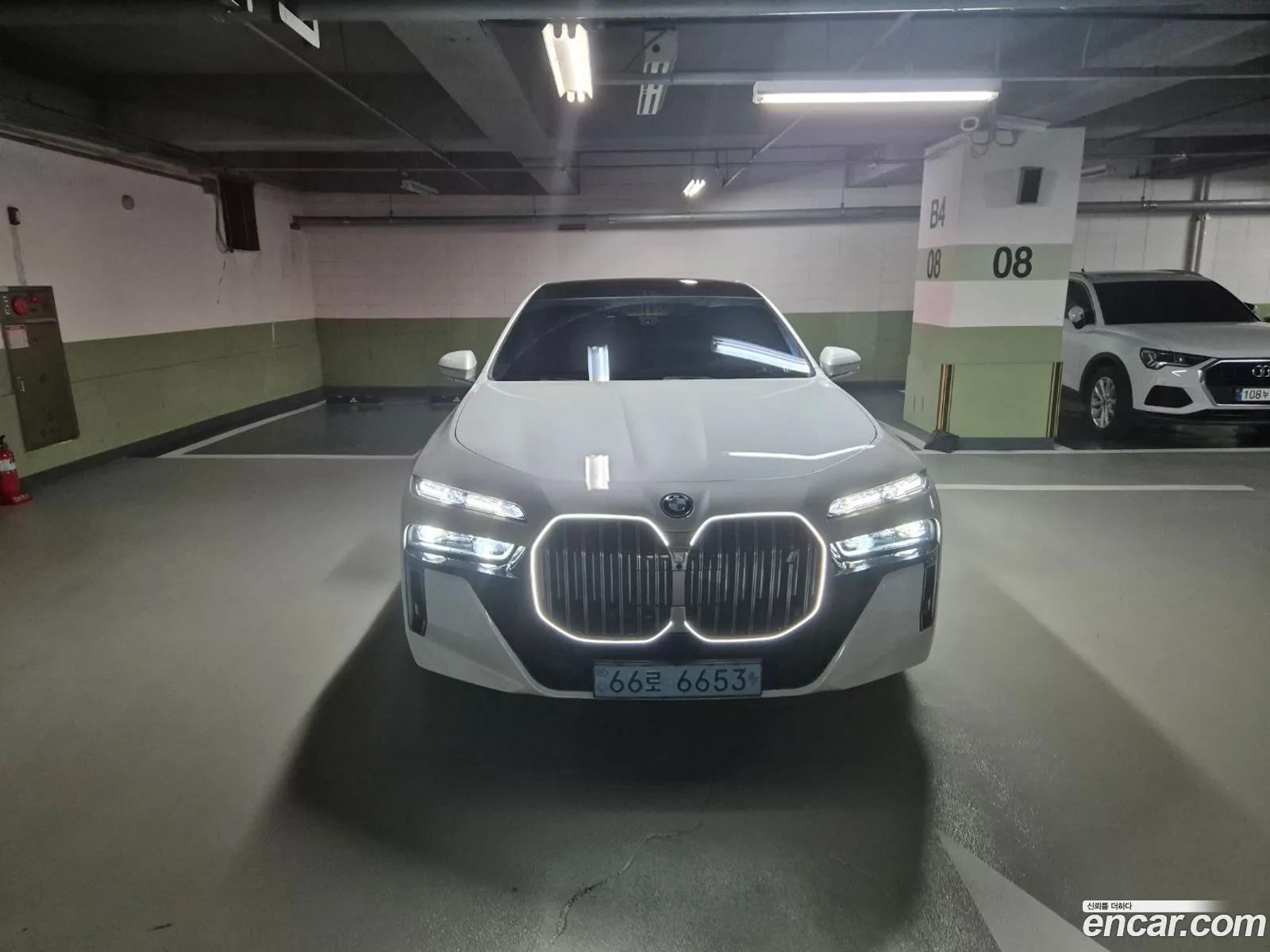 BMW i7 2023 — 7