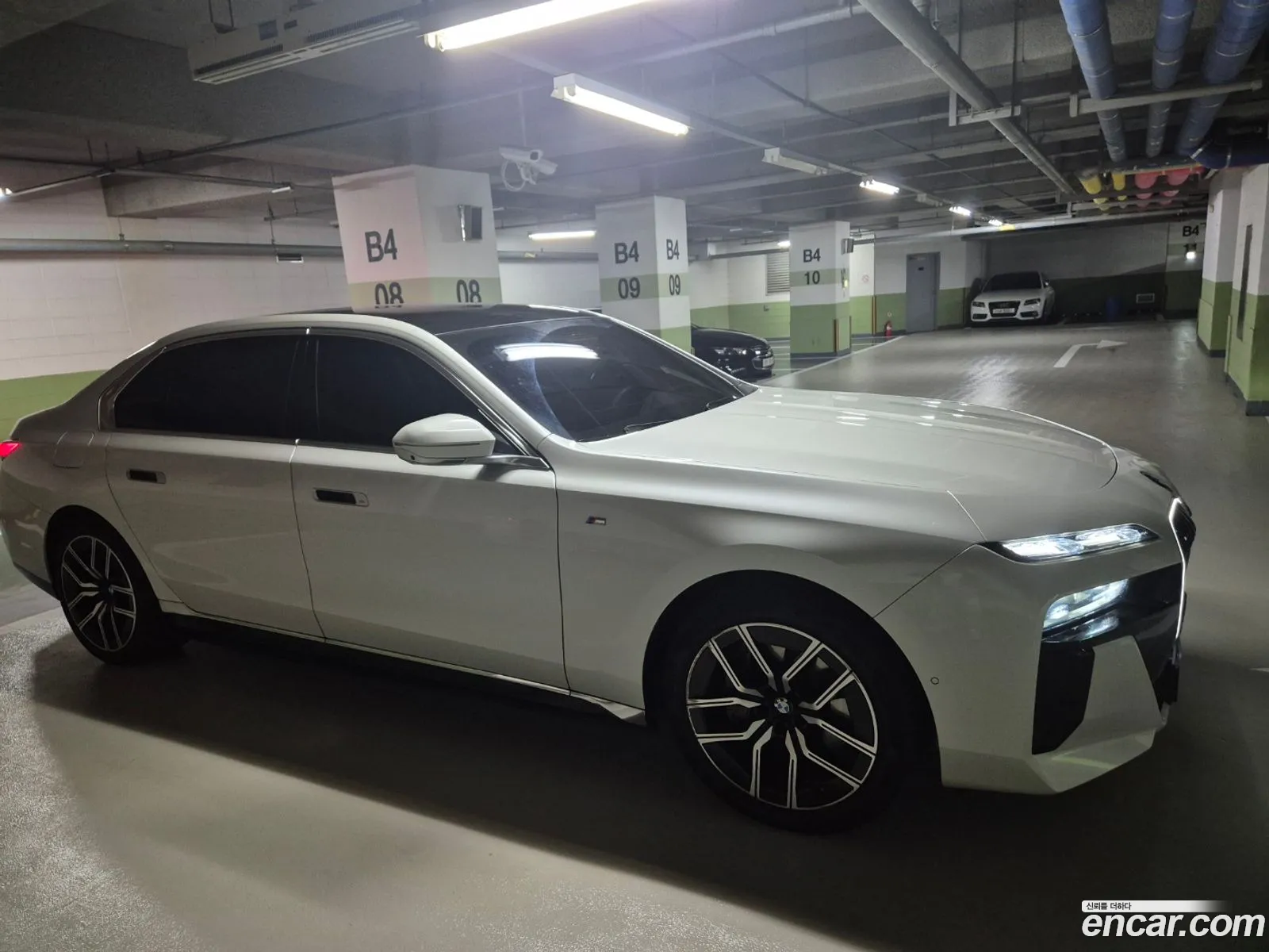 BMW i7 2023 — 19