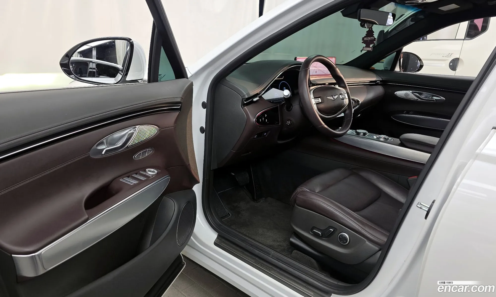 Genesis GV70 2022 — 16