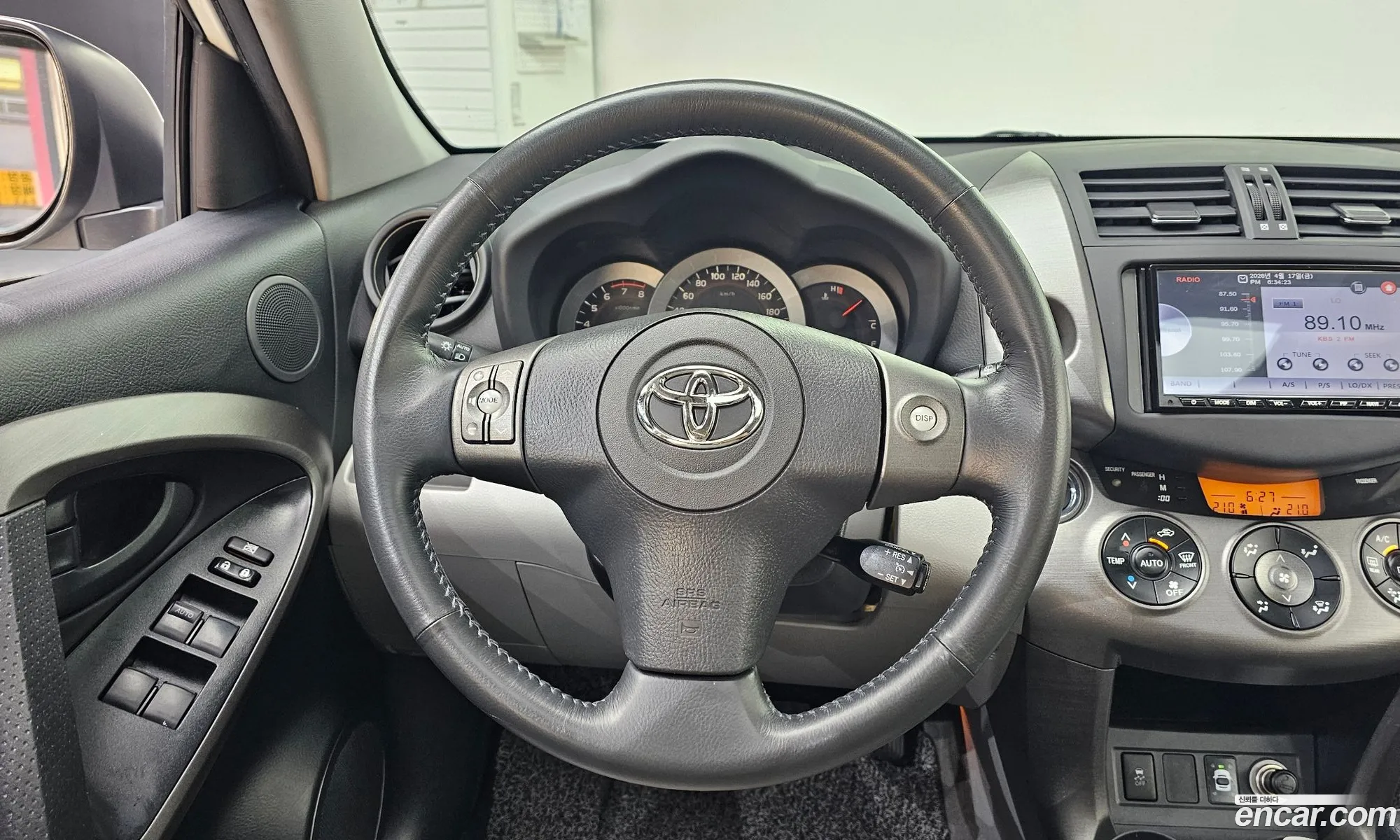 Toyota RAV4 2012 JTMDF4DV7C5057431 — 4
