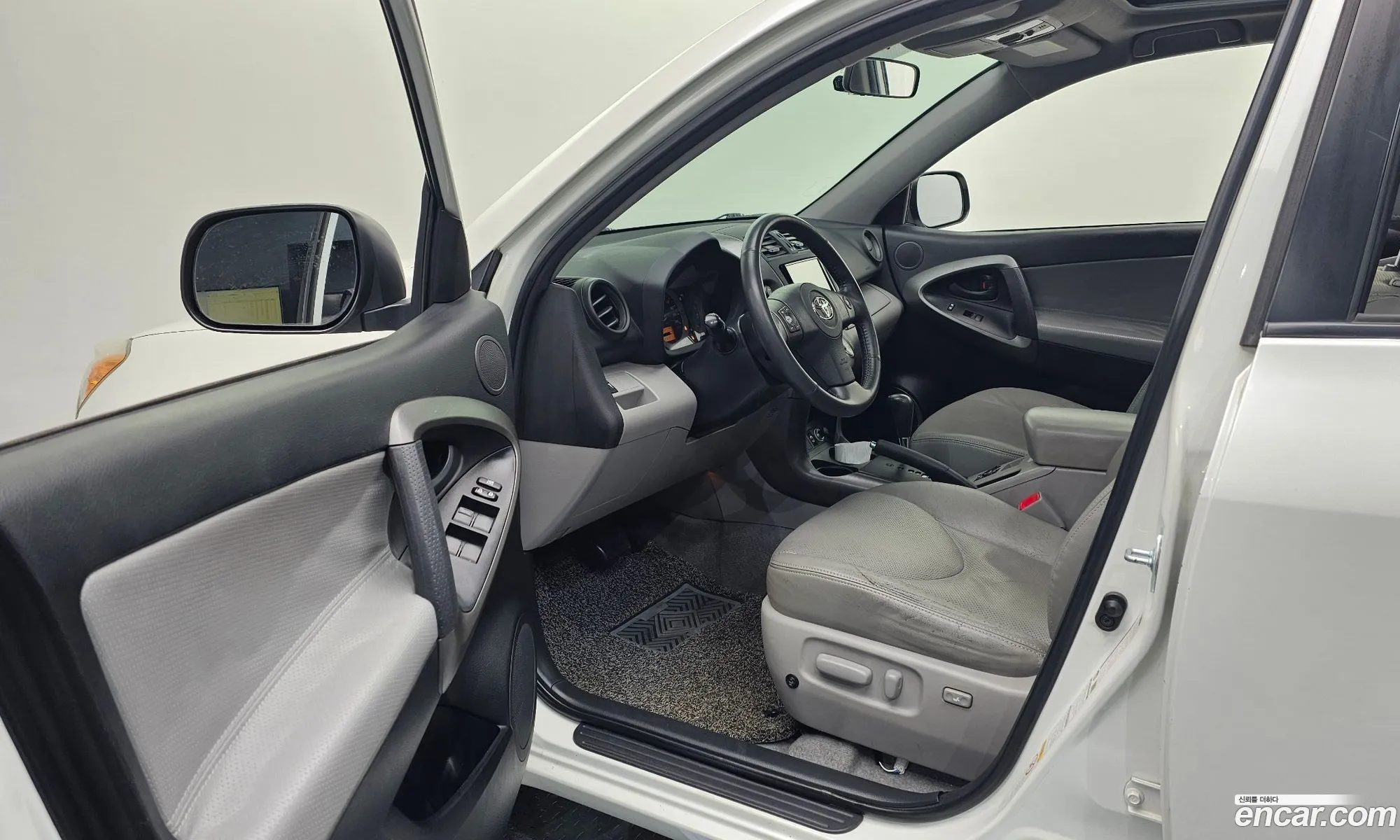 Toyota RAV4 2012 JTMDF4DV7C5057431 — 15