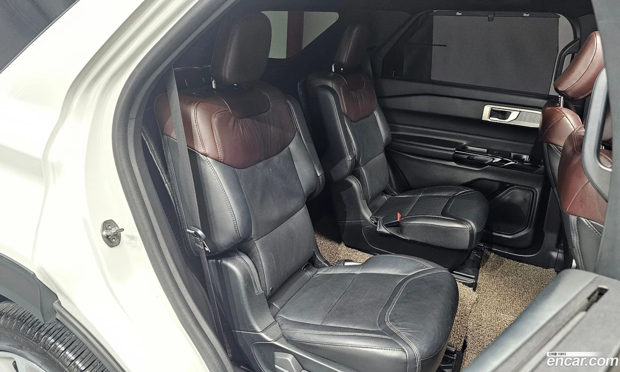 Ford Explorer 6th Gen 2022 — 8