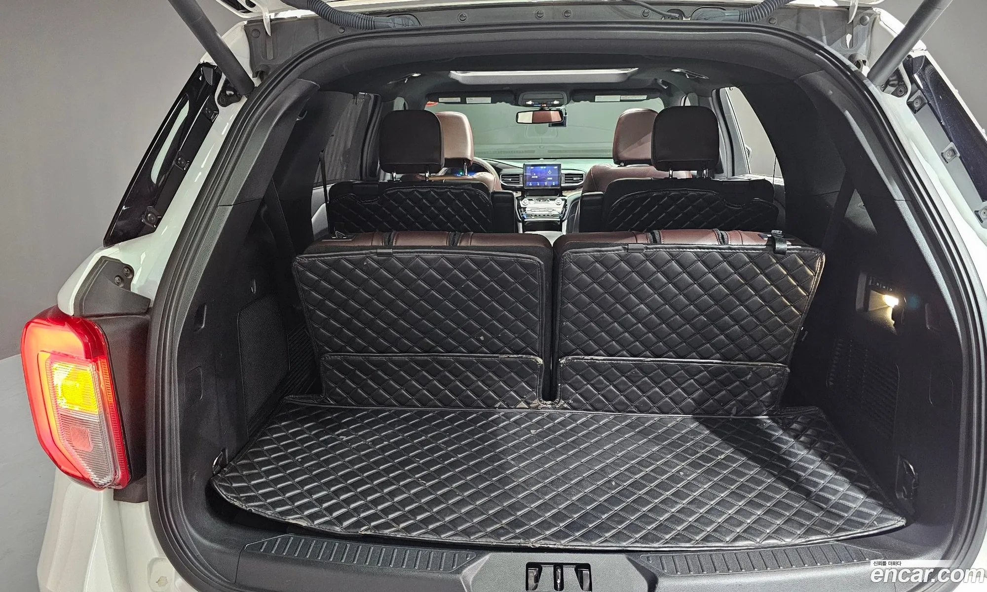 Ford Explorer 6th Gen 2022 — 21