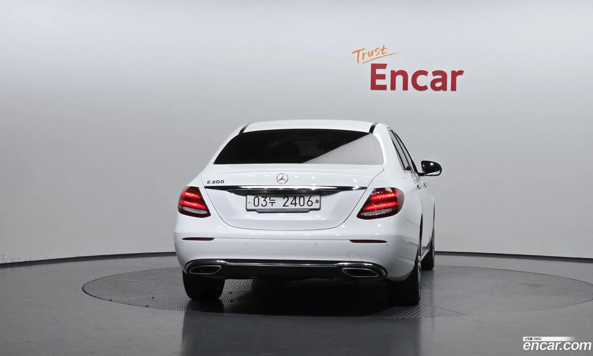 Mercedes-Benz E-Class W213 2018 WDDZF4CB8JA380703 — 16