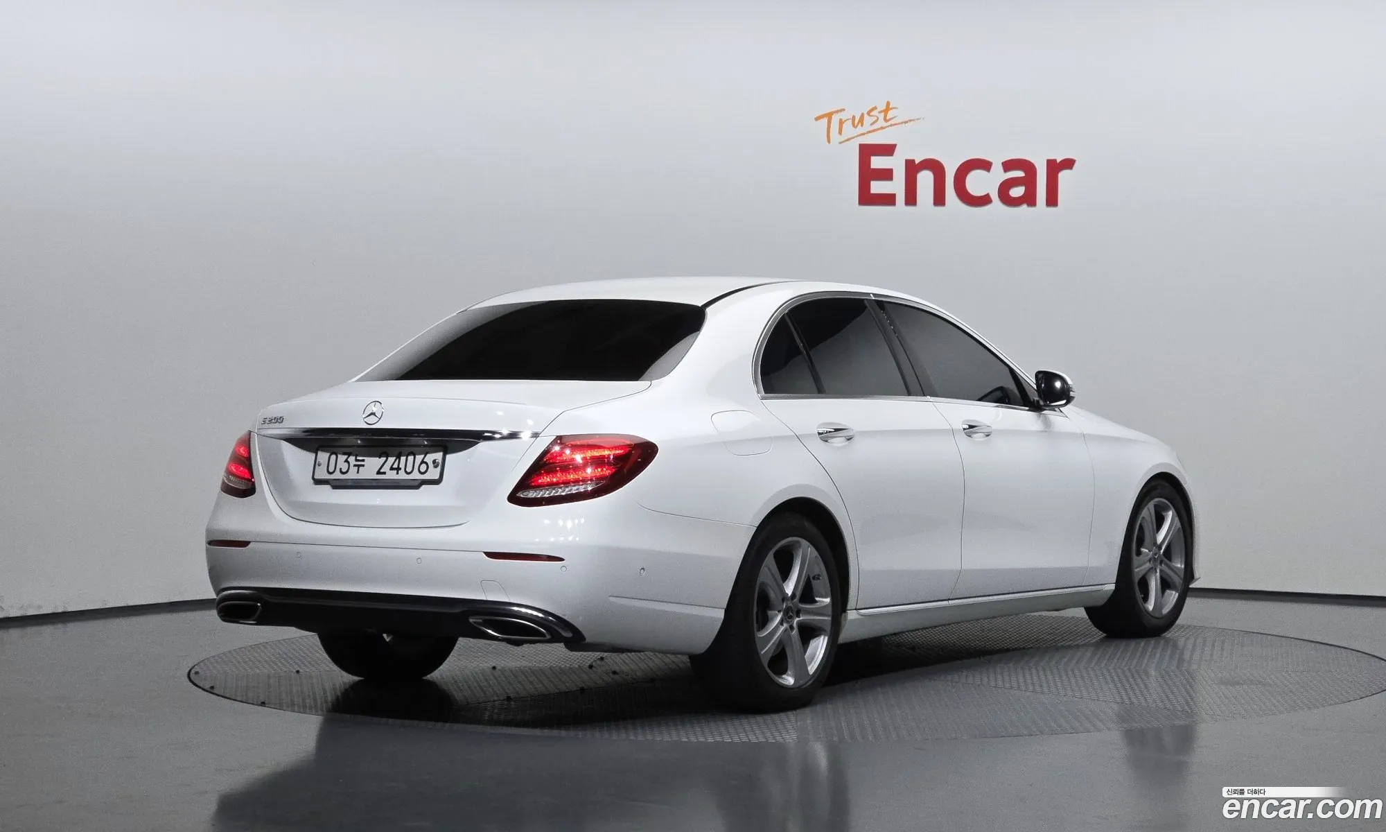 Mercedes-Benz E-Class W213 2018 WDDZF4CB8JA380703 — 19