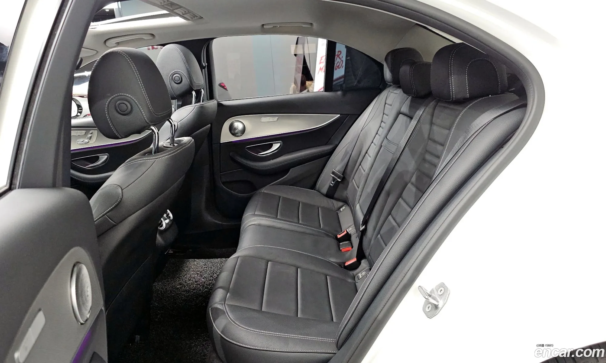 Mercedes-Benz E-Class W213 2018 WDDZF4CB8JA380703 — 9