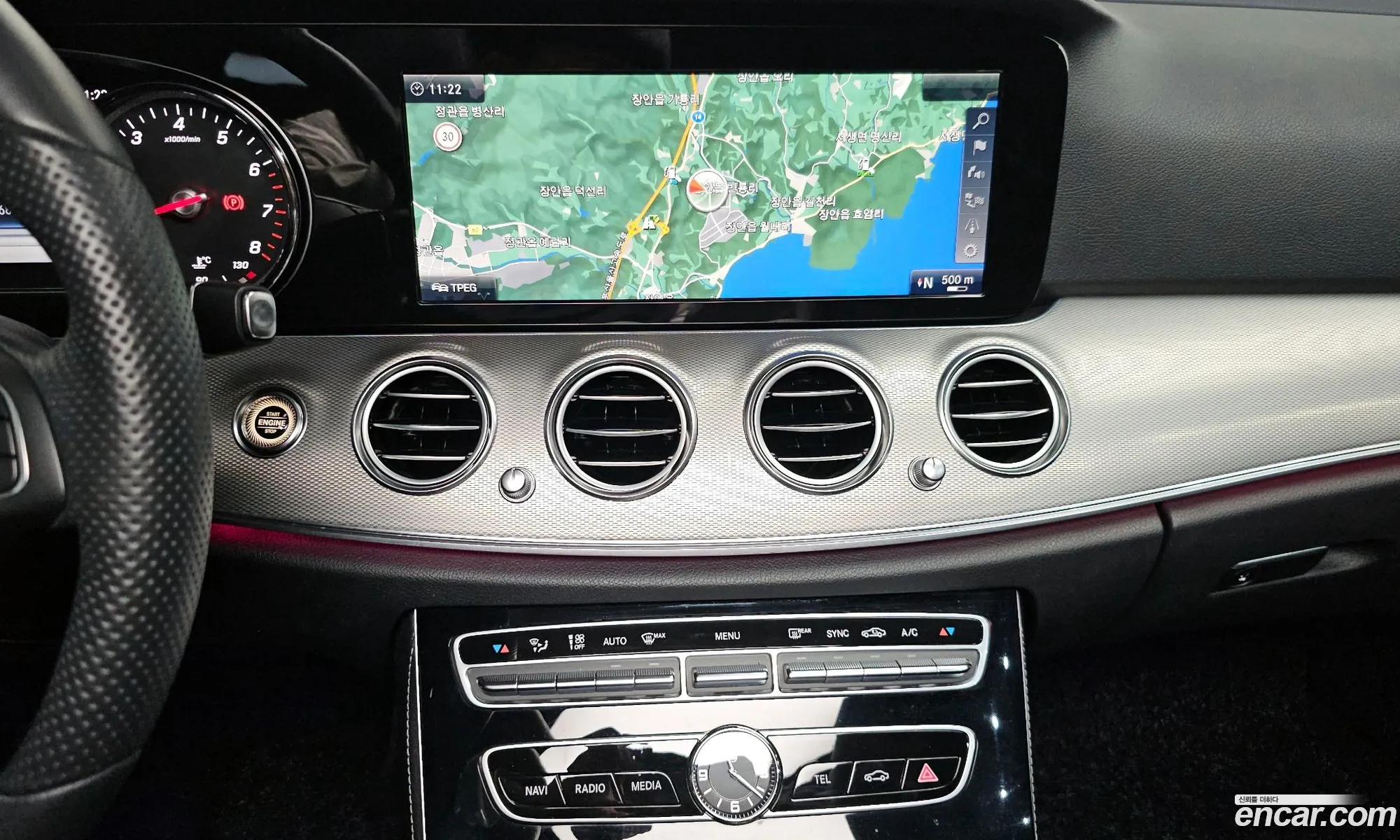 Mercedes-Benz E-Class W213 2018 WDDZF4CB8JA380703 — 8