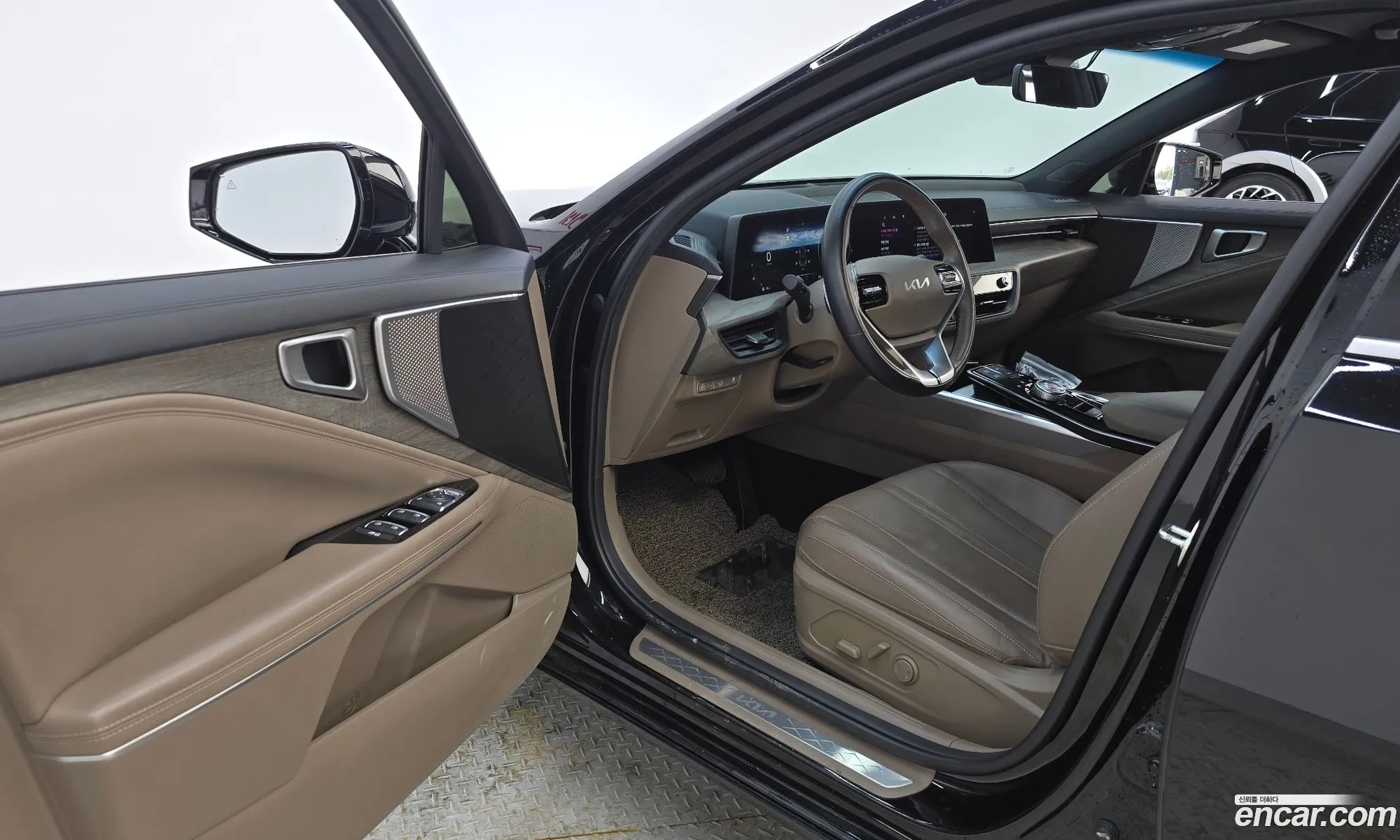 Kia K8 2023 — 26