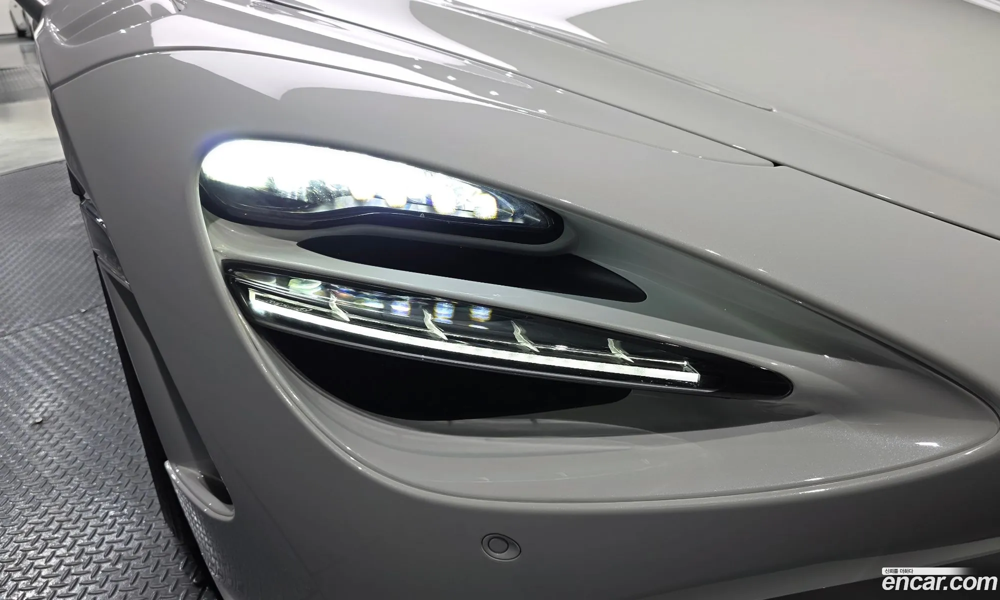 McLaren 750S 2024 SBM14BCB9RW007418 — 32