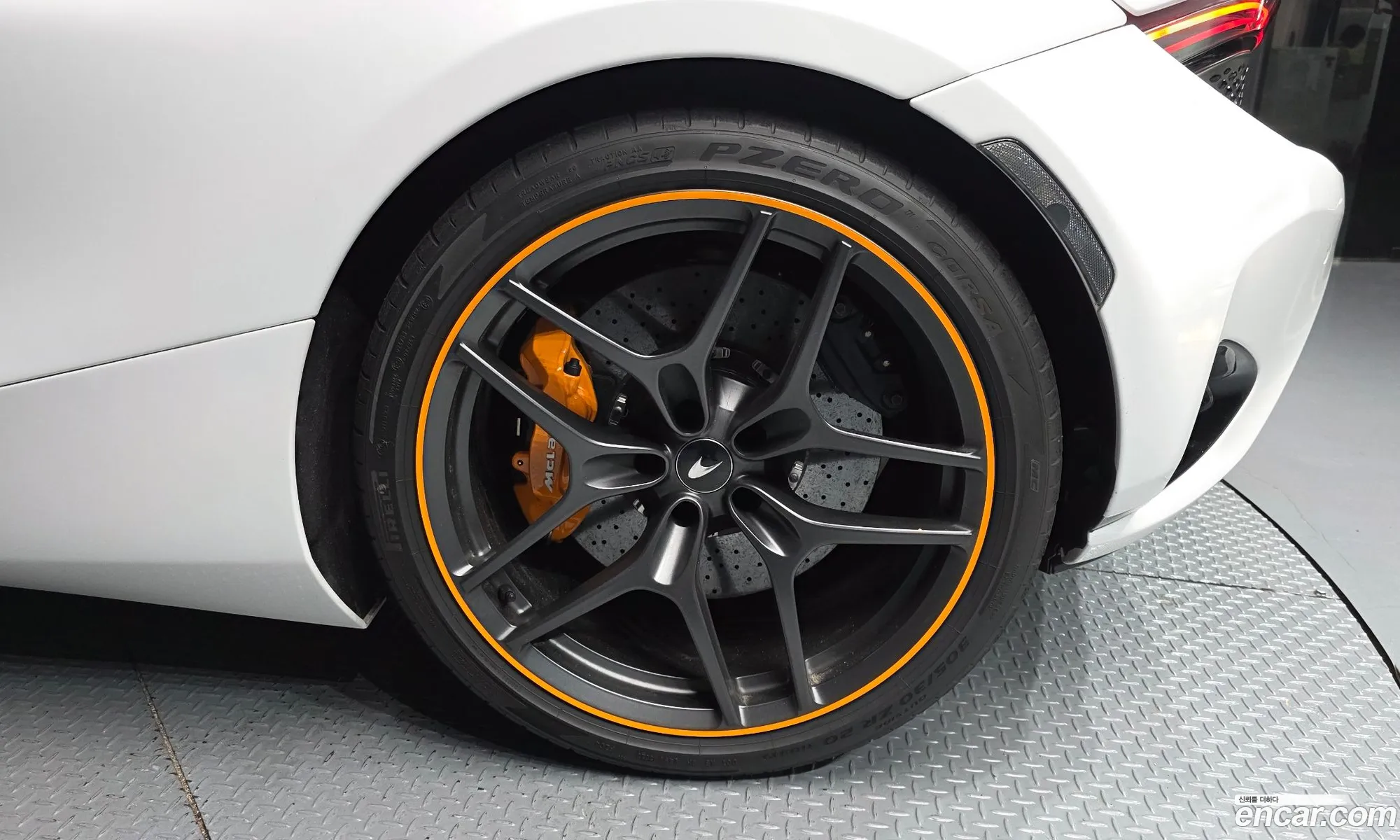 McLaren 750S 2024 SBM14BCB9RW007418 — 29