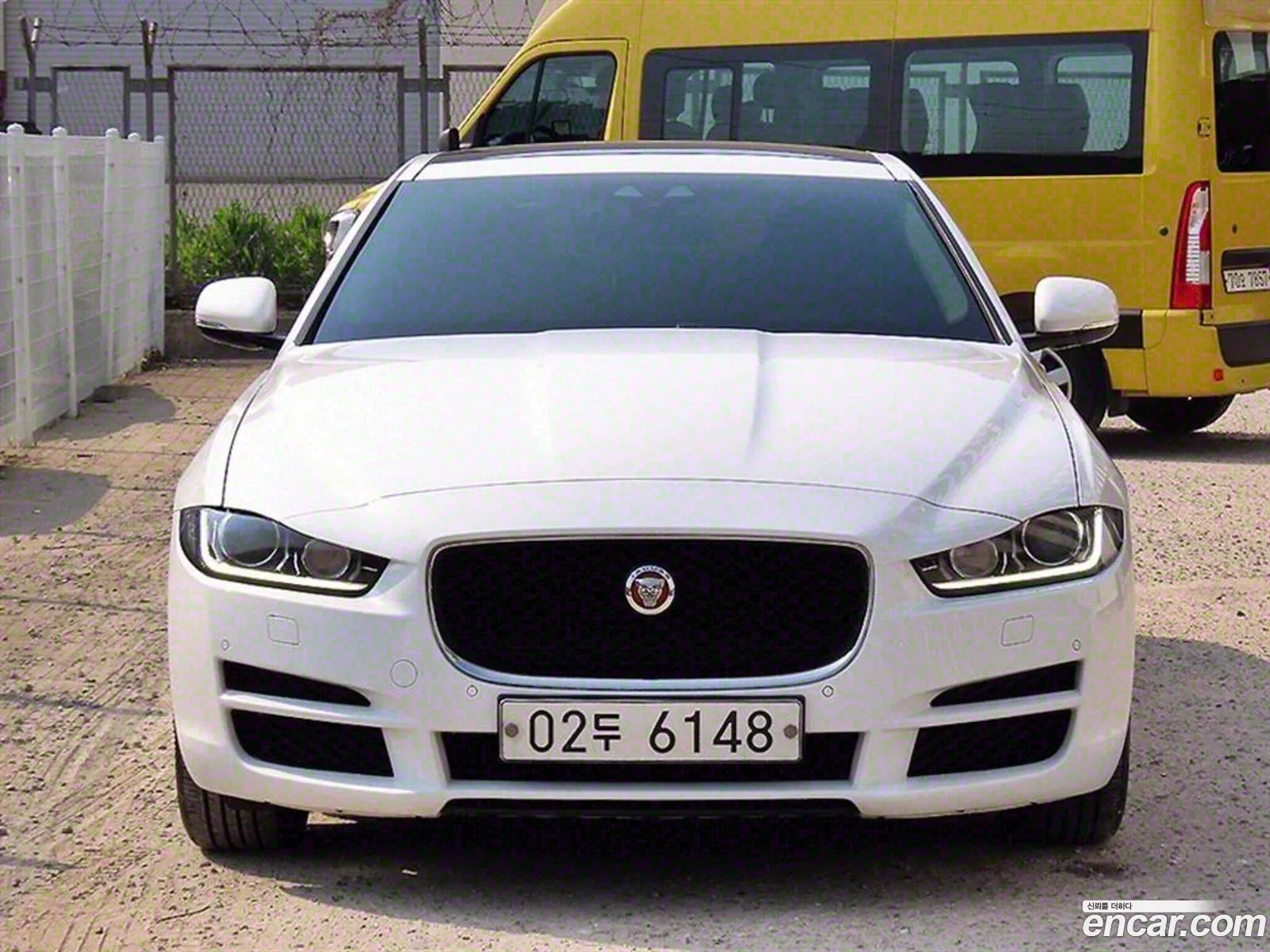 Jaguar XE 2017 — 8