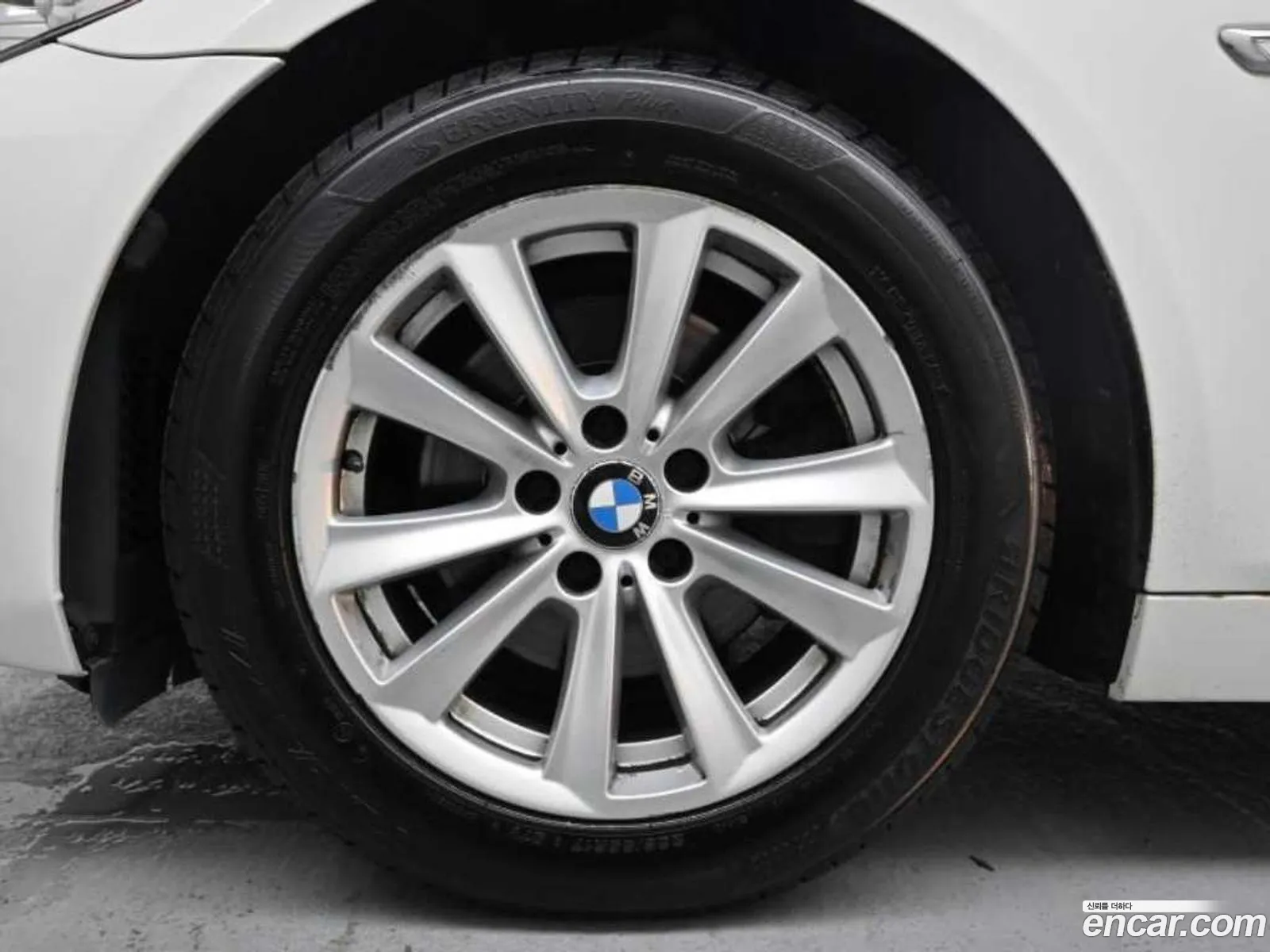 BMW 5 Series 2012 — 10