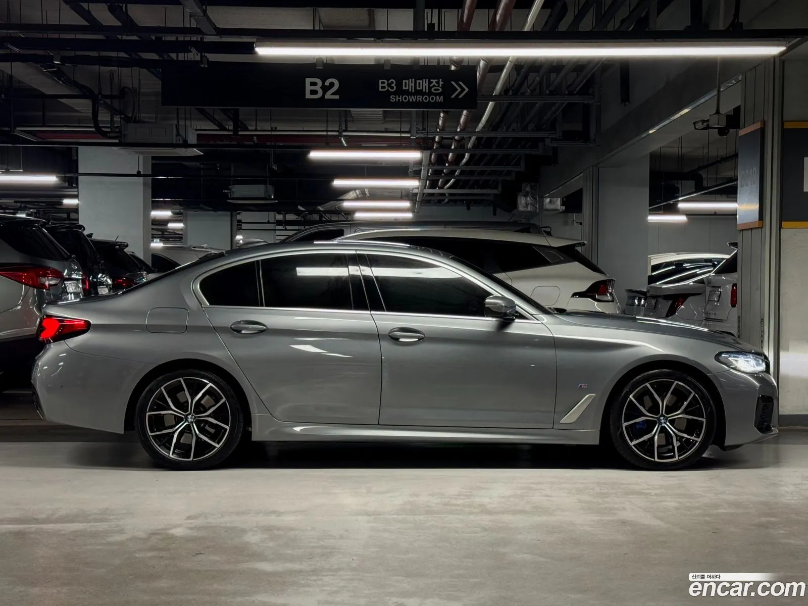 BMW 5 Series 2022 — 11