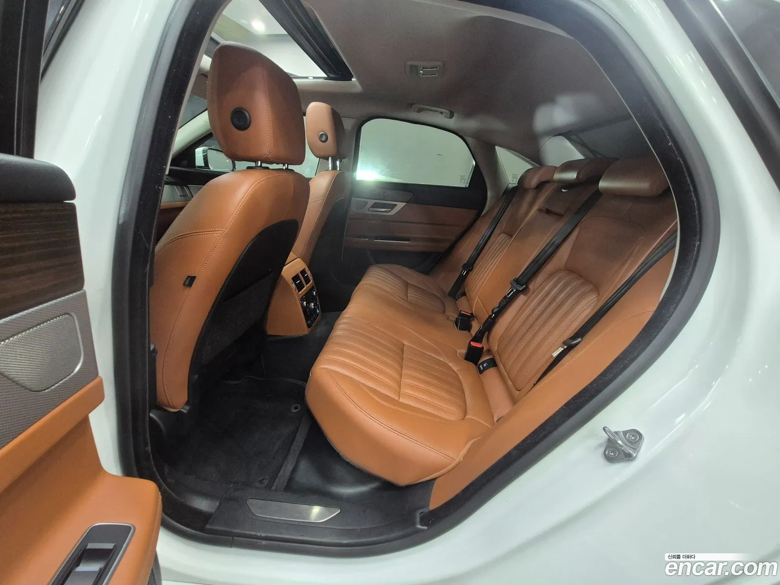 Jaguar XF 2017 — 8