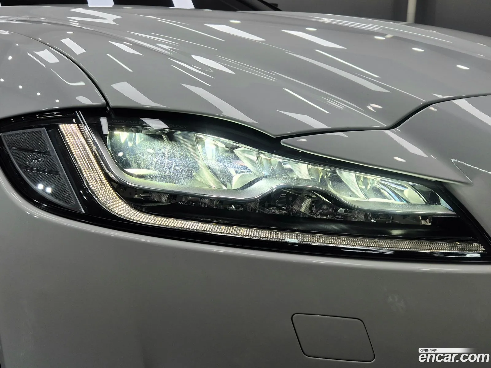 Jaguar XF 2017 — 18