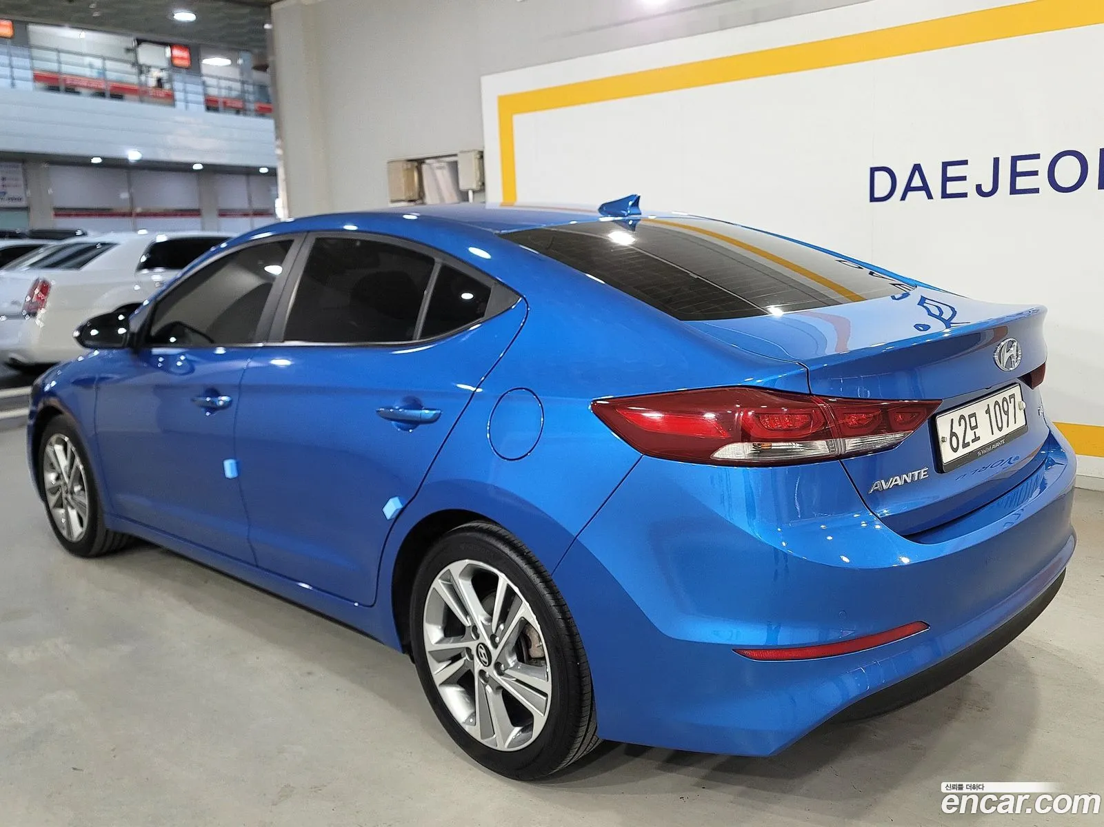 Hyundai Elantra AD 2017 — 14