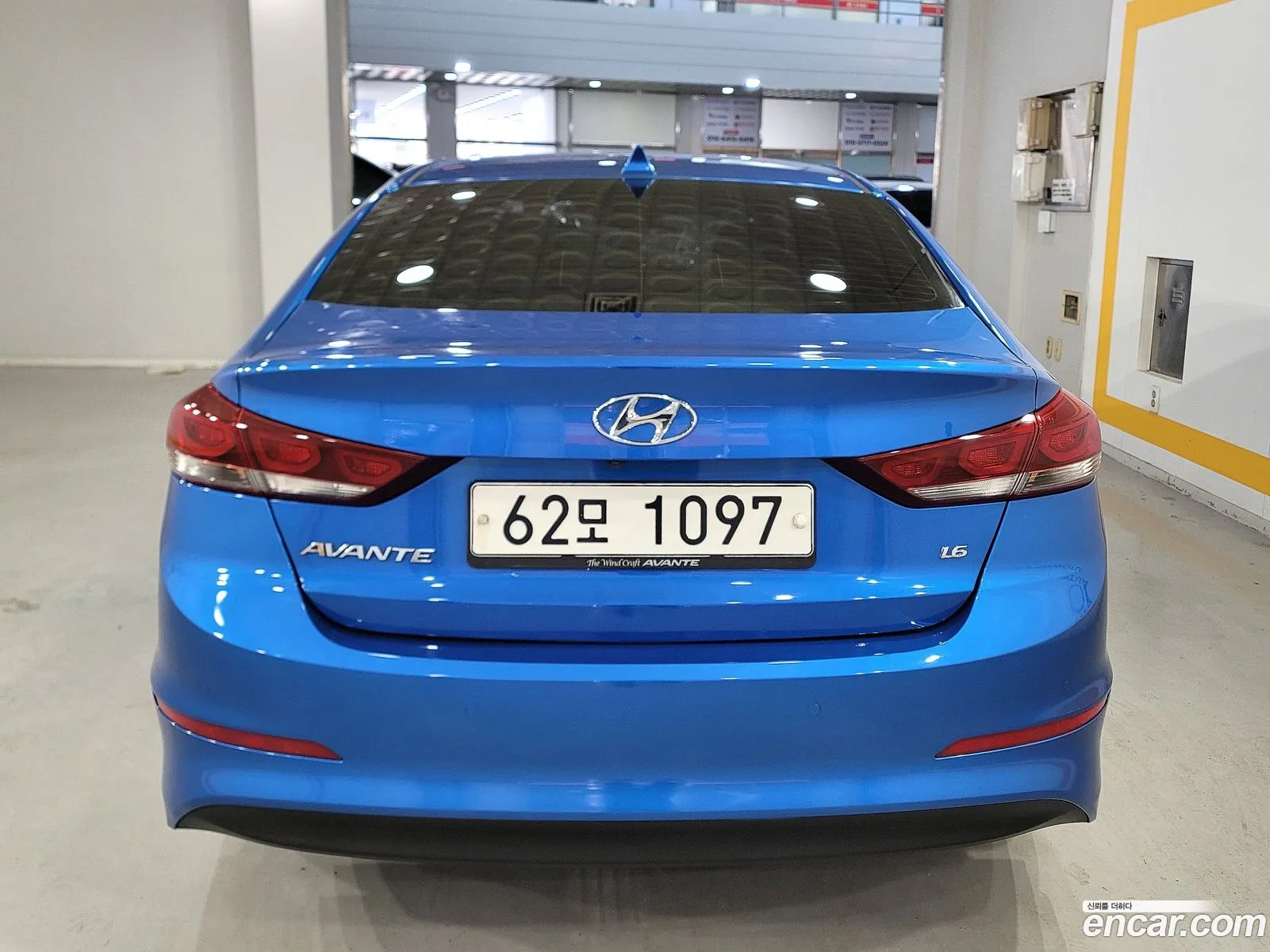 Hyundai Elantra AD 2017 — 16
