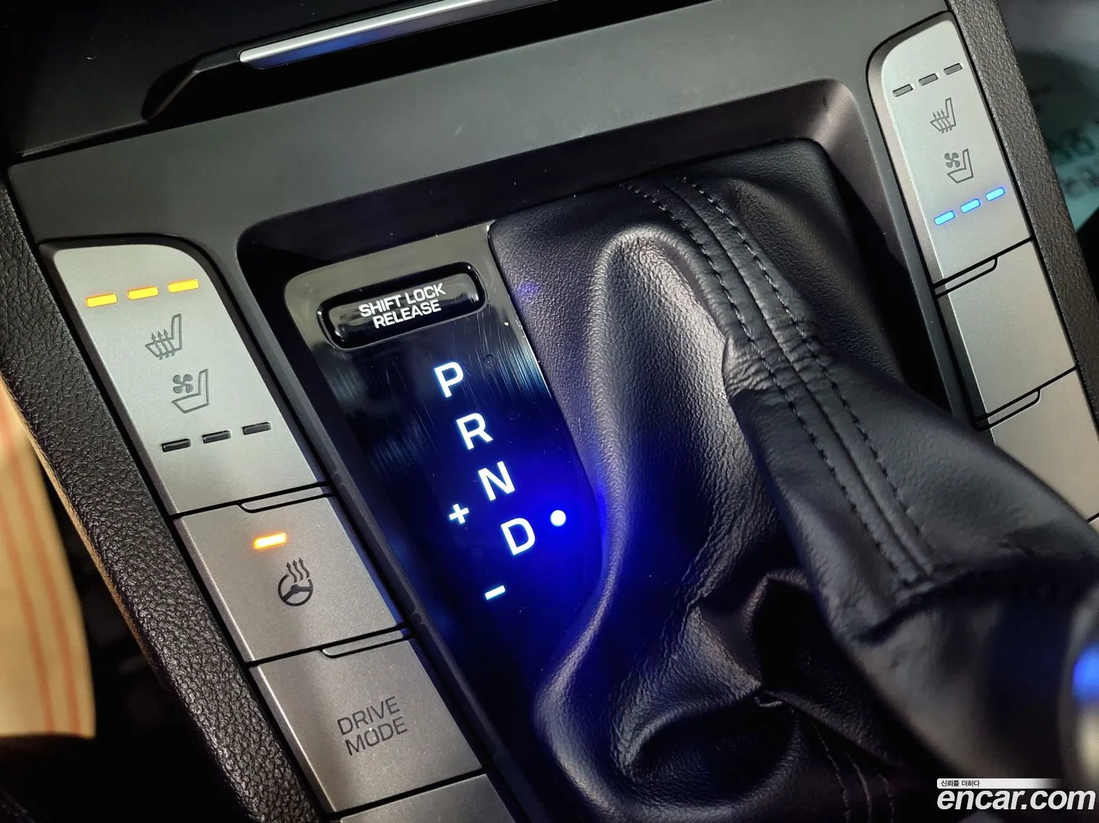 Hyundai Elantra AD 2017 — 12