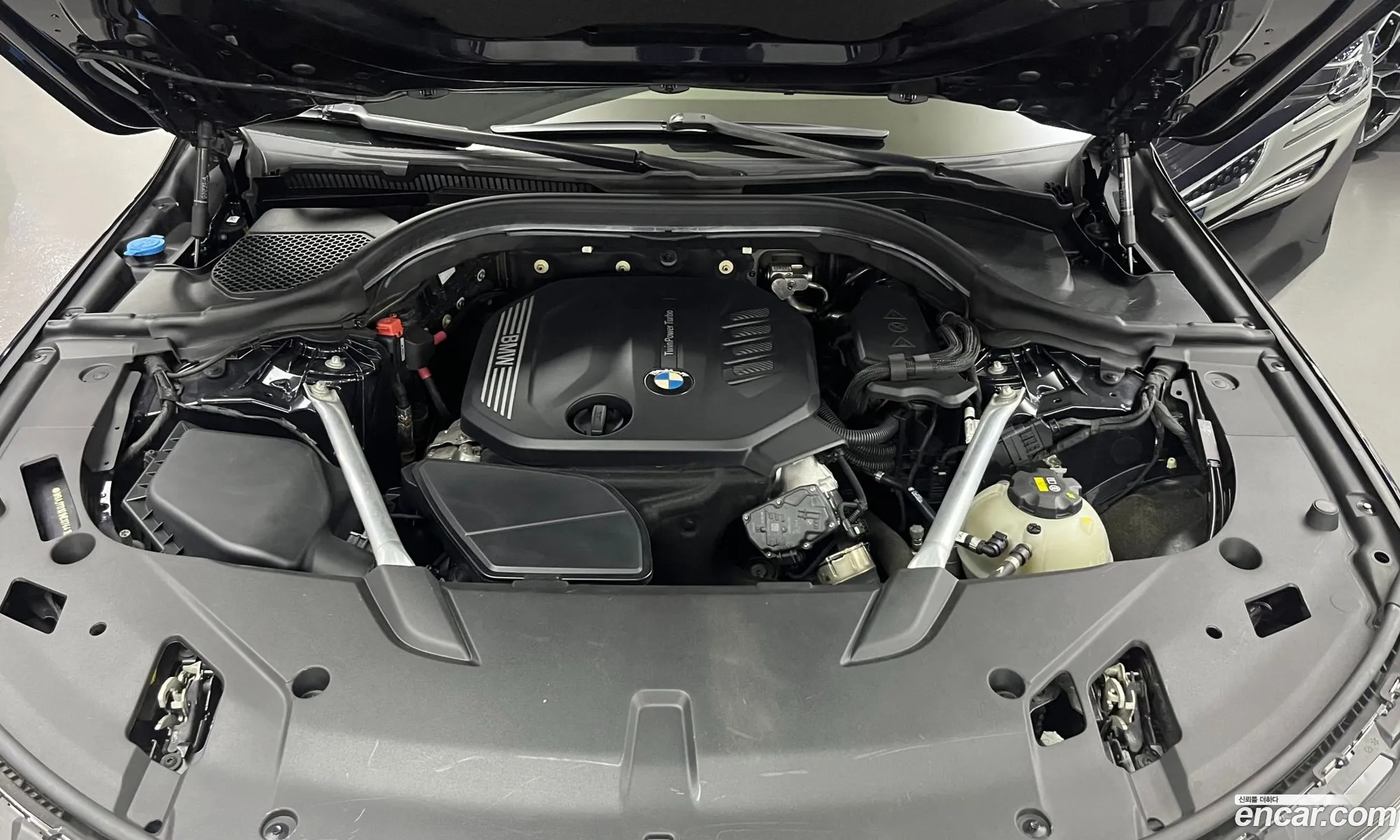 BMW 6 Series GT 2021 — 6