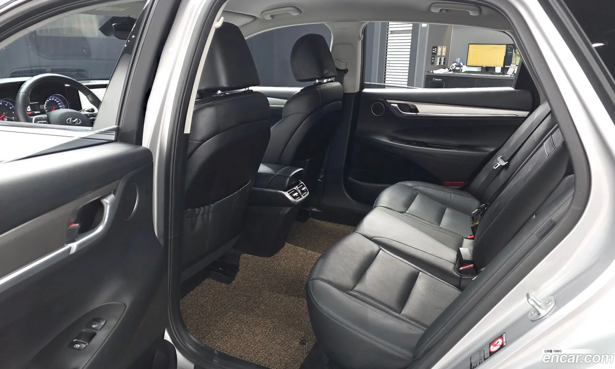 Hyundai Grandeur IG 2020 — 23