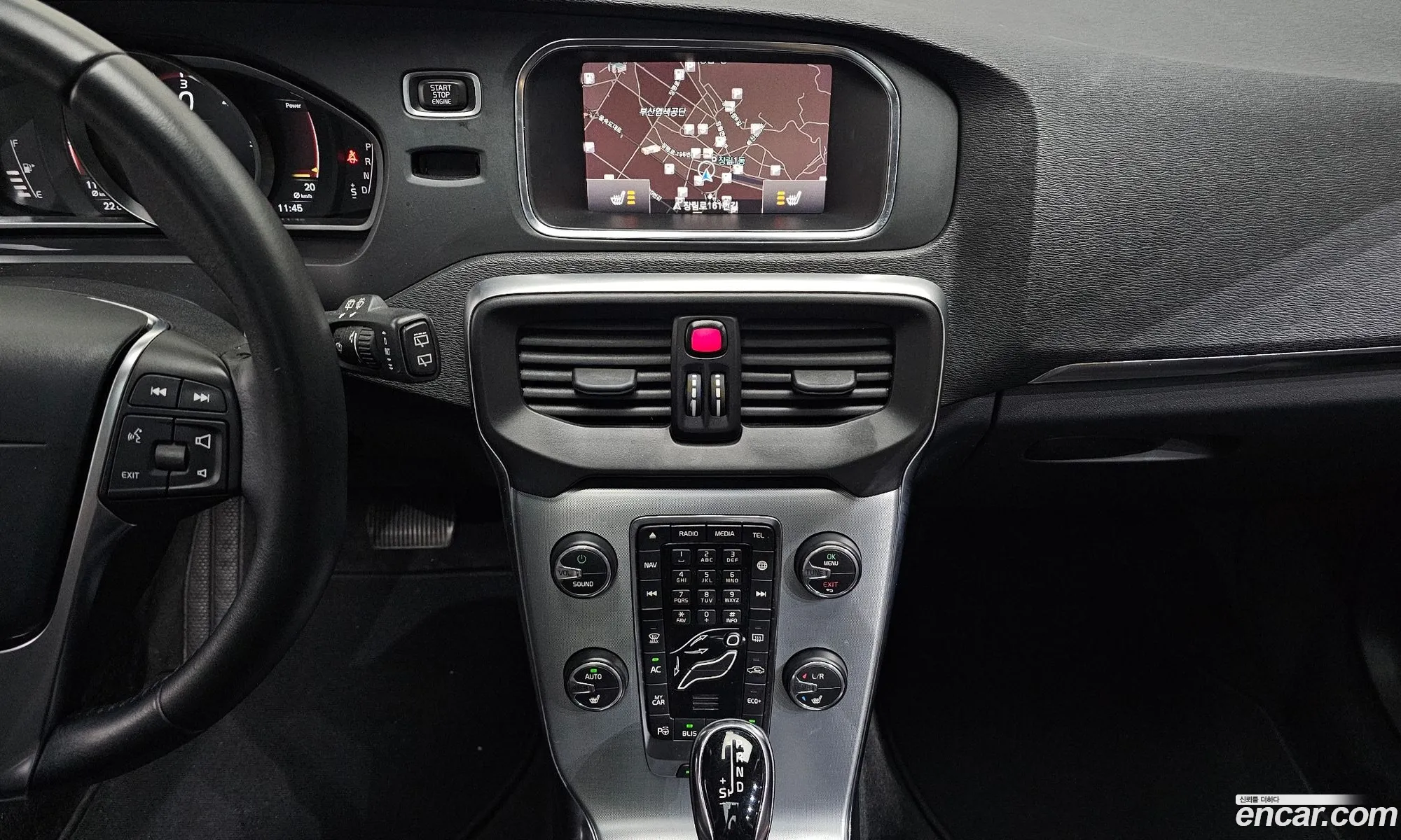 Volvo V40 2018 YV1MV79K0J2480912 — 5