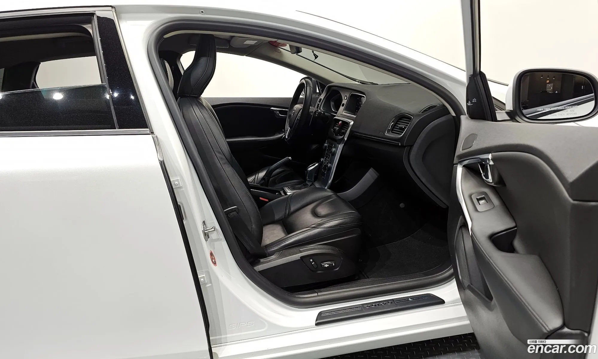 Volvo V40 2018 YV1MV79K0J2480912 — 4